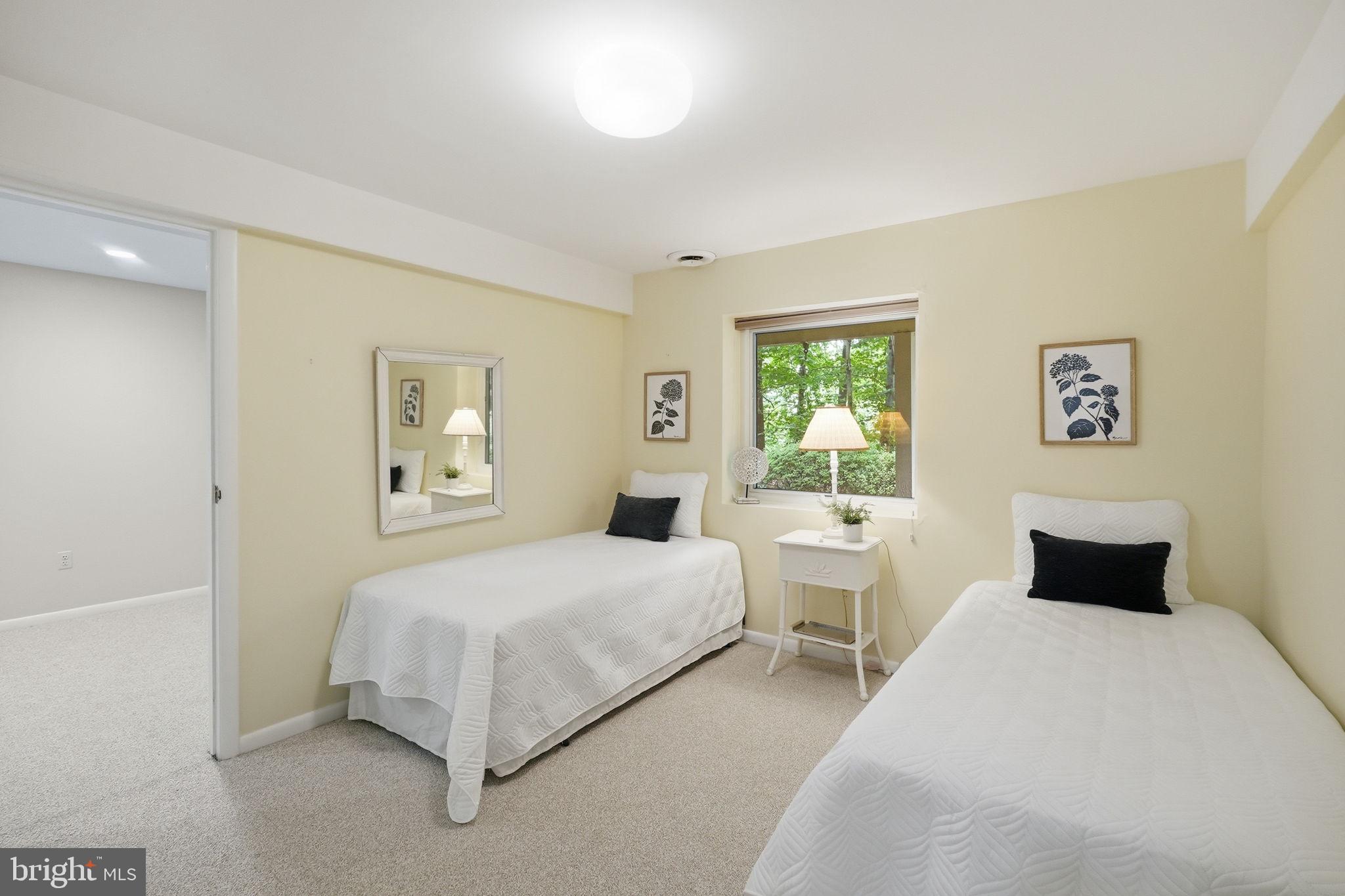 POTOMAC OUTSIDE - Residential