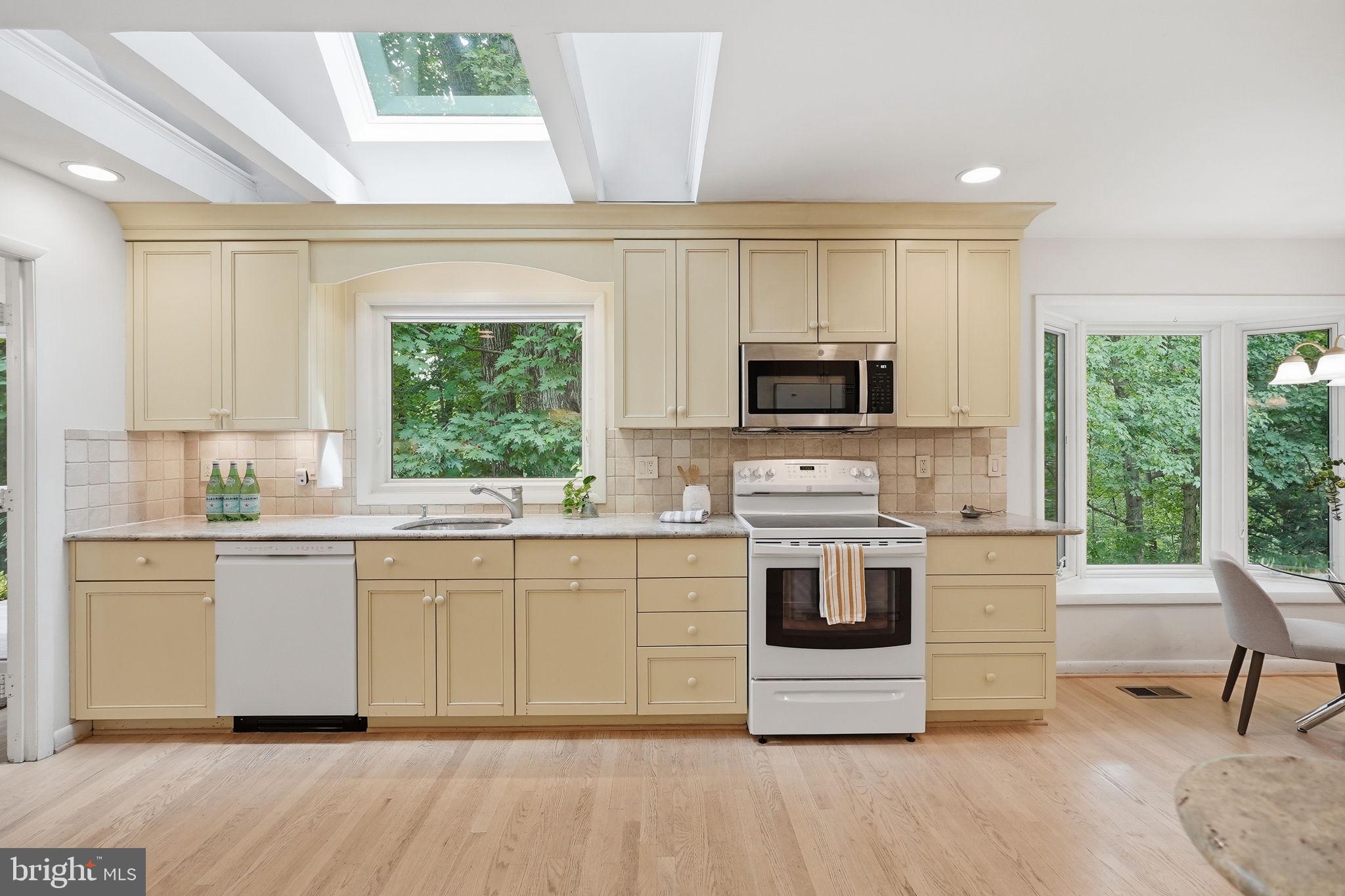 POTOMAC OUTSIDE - Residential