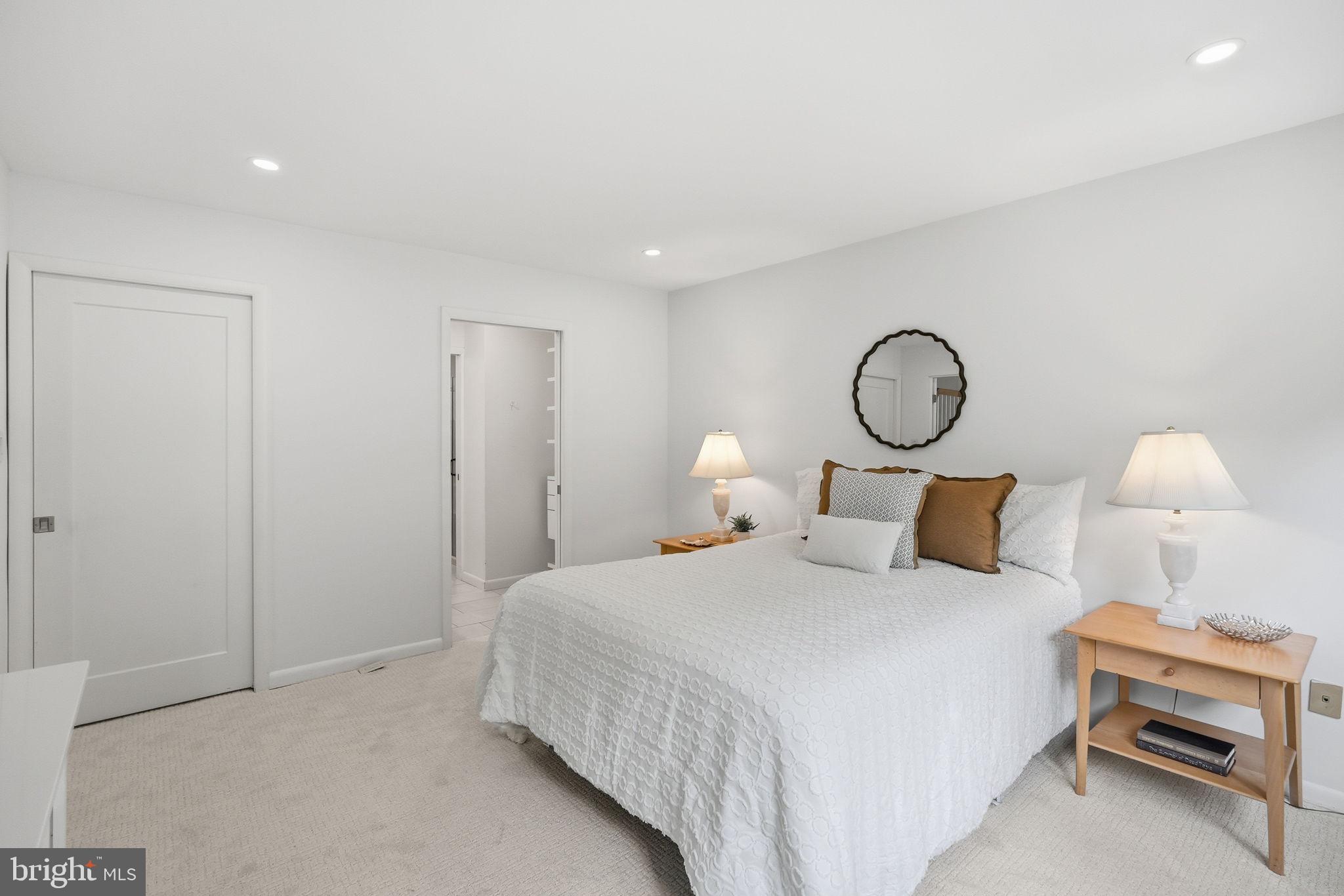 POTOMAC OUTSIDE - Residential