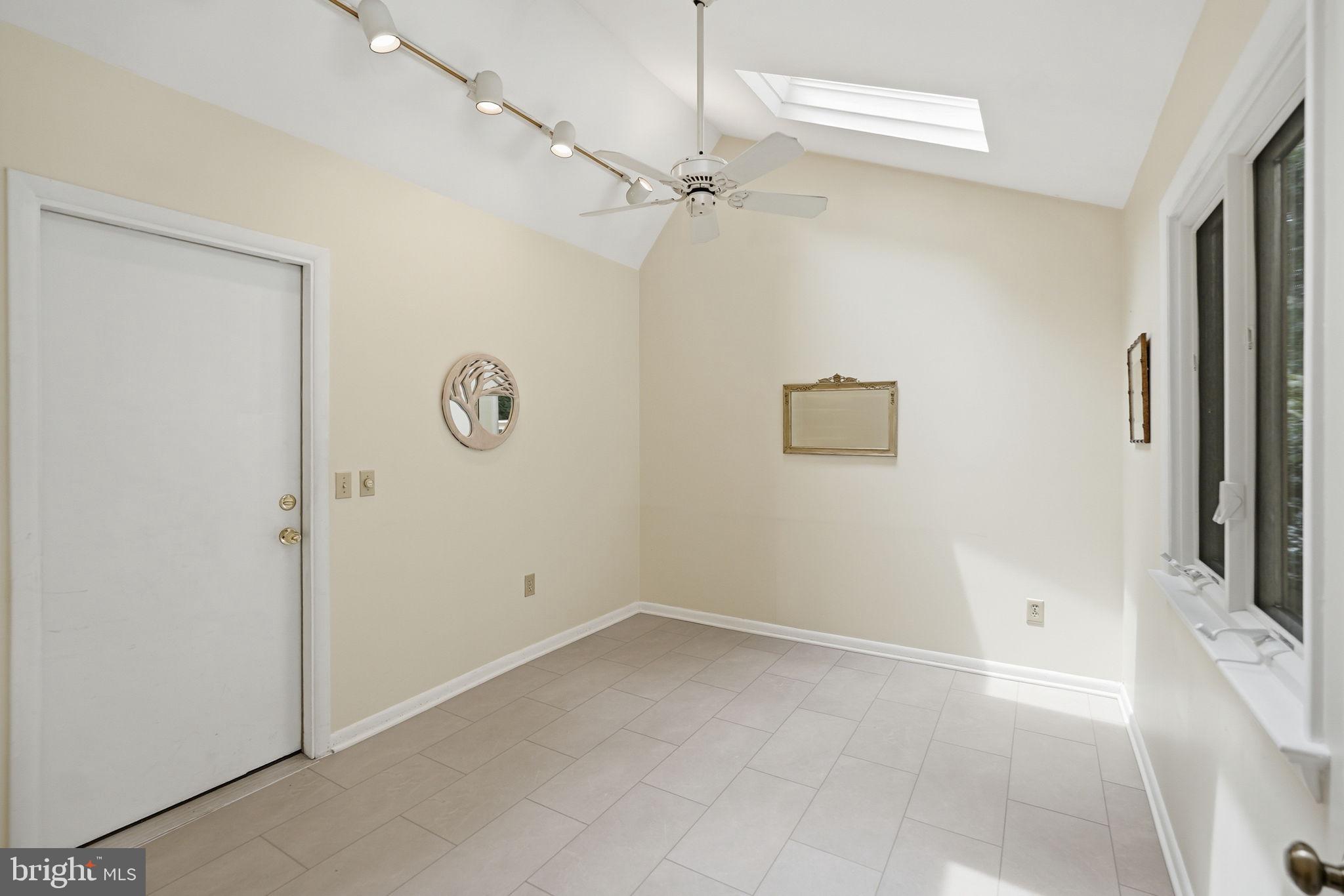 POTOMAC OUTSIDE - Residential