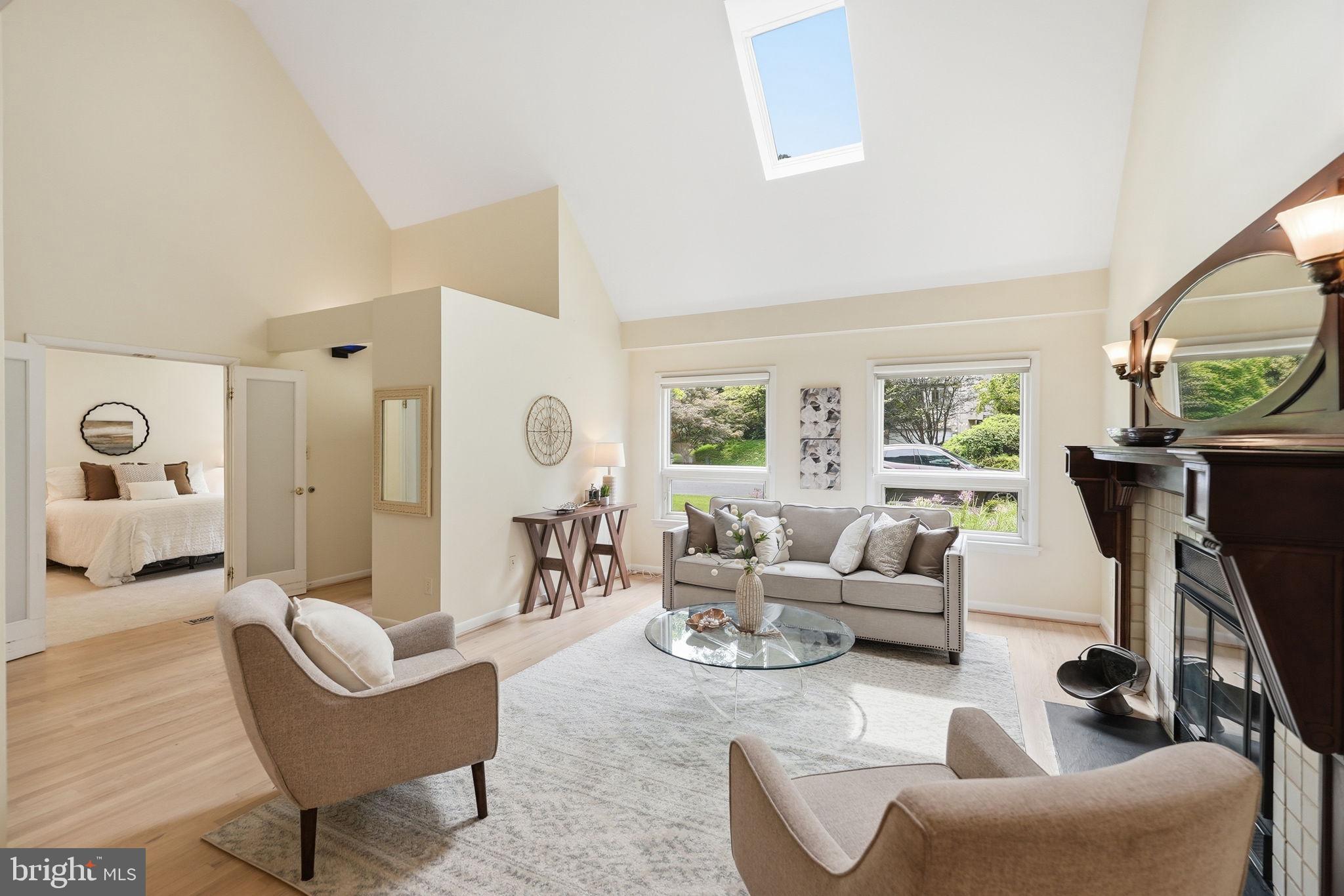POTOMAC OUTSIDE - Residential