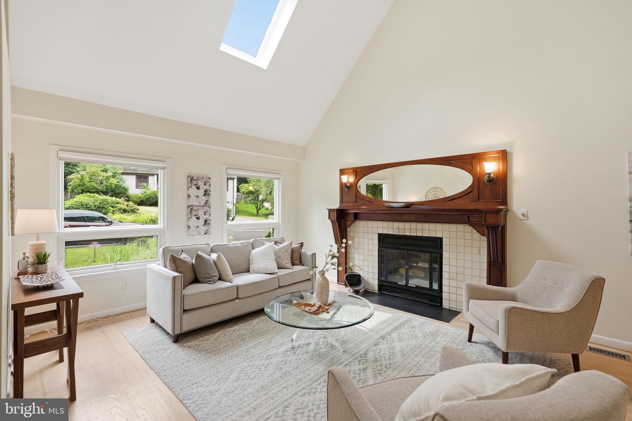 POTOMAC OUTSIDE - Residential