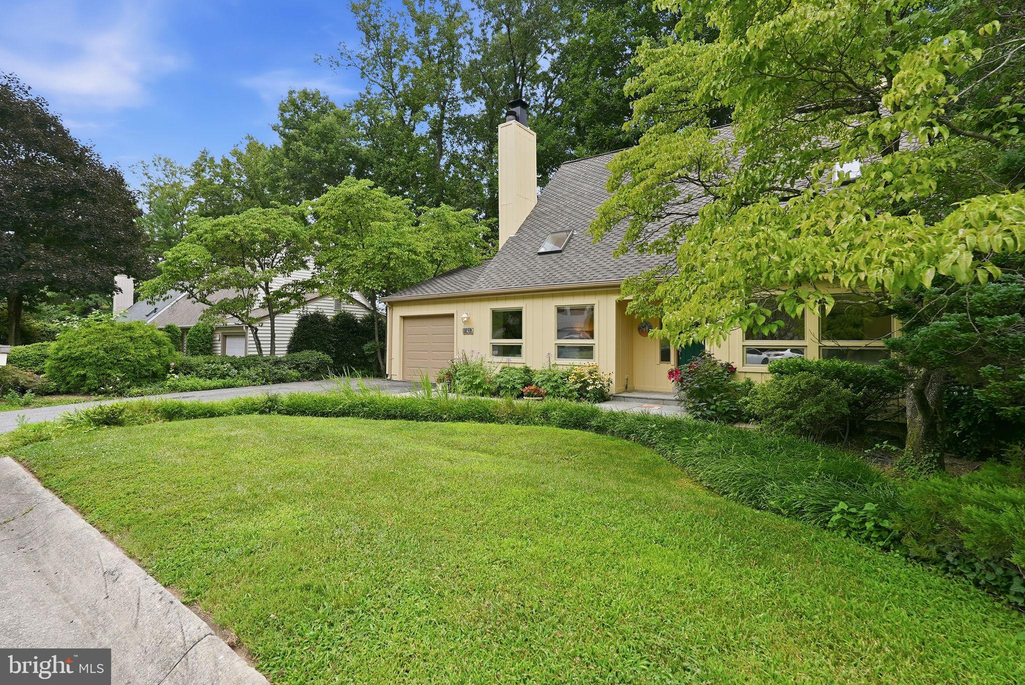 POTOMAC OUTSIDE - Residential