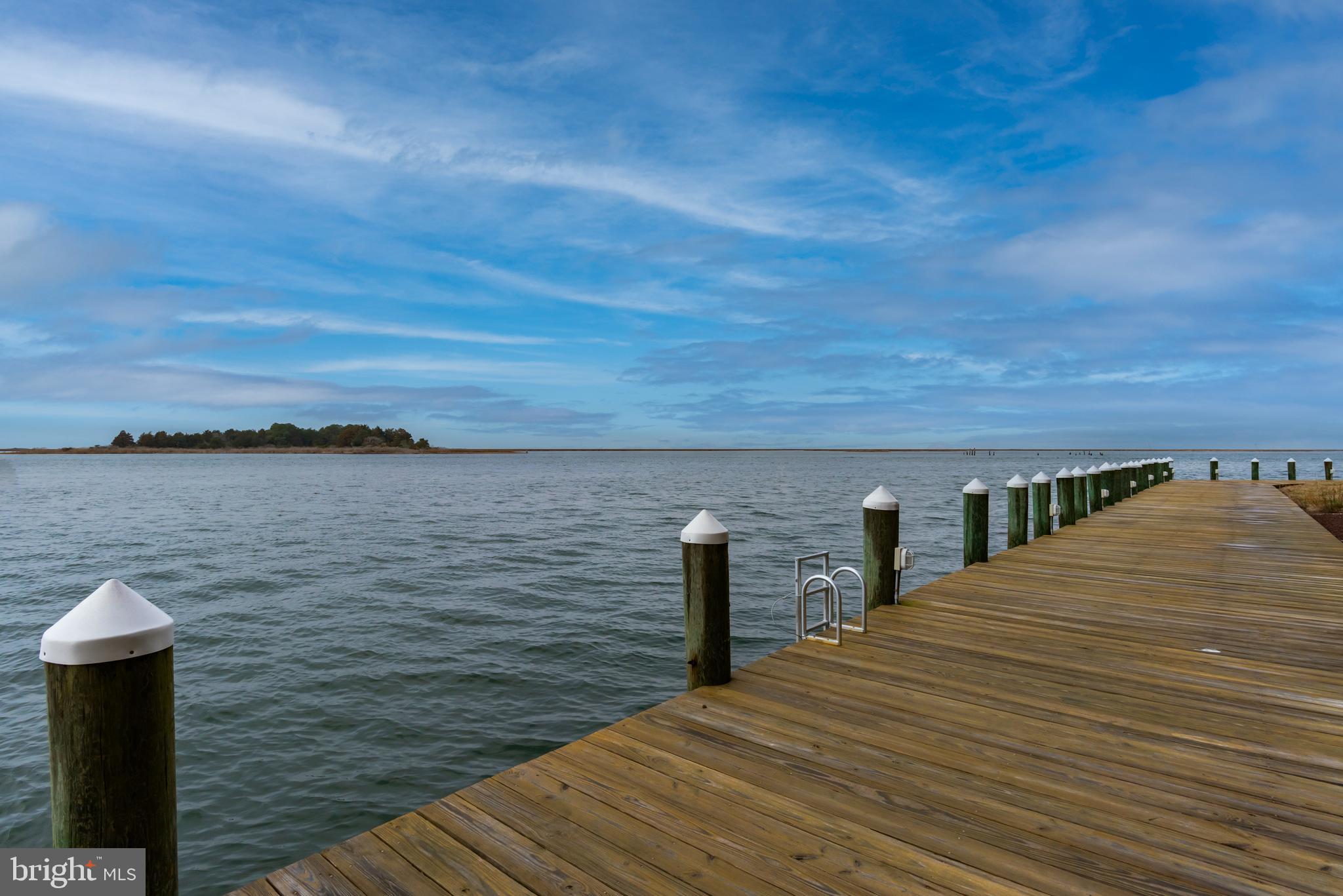 HARBOUR LIGHT CONDOS - Residential