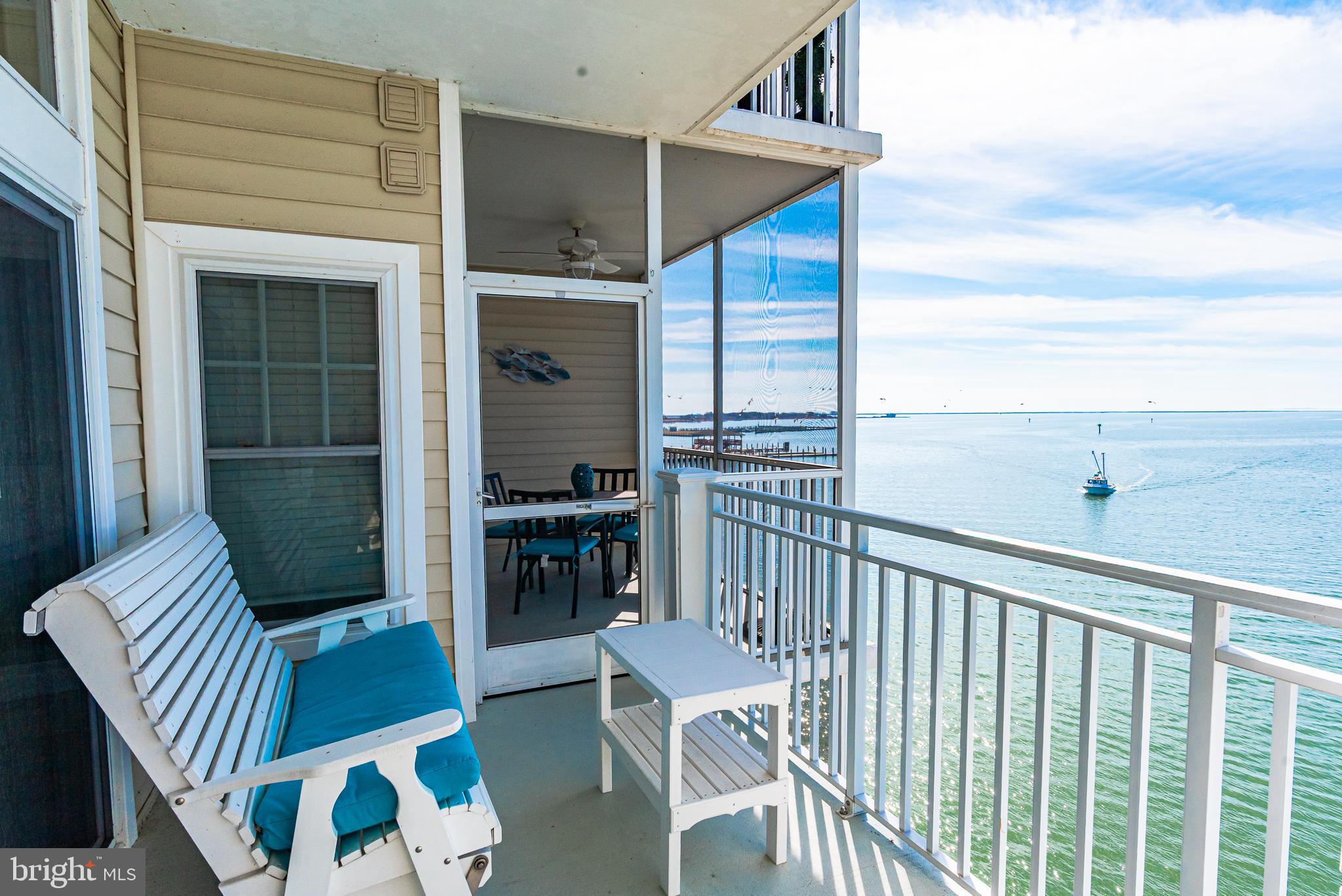 HARBOUR LIGHT CONDOS - Residential