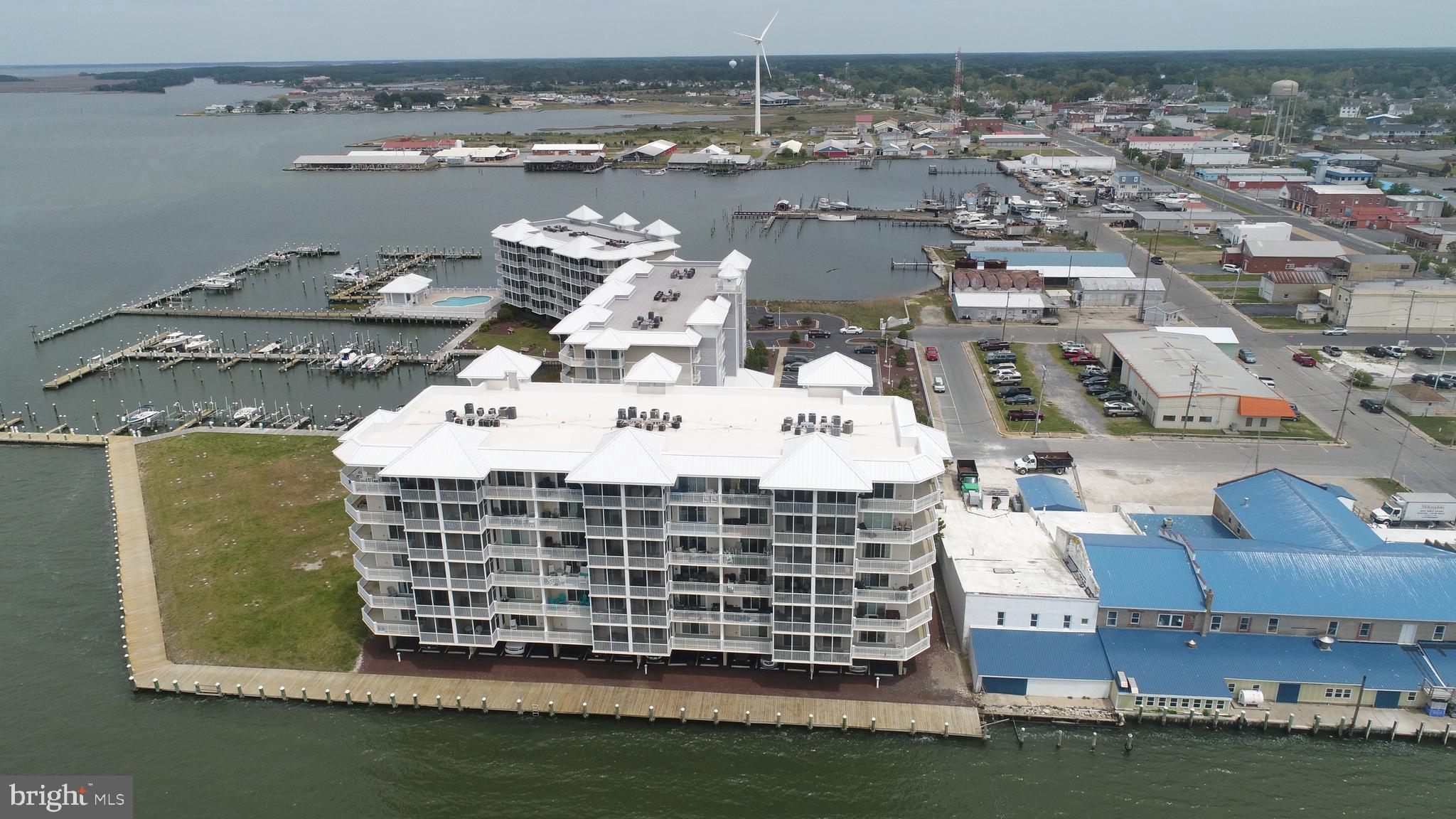 HARBOUR LIGHT CONDOS - Residential