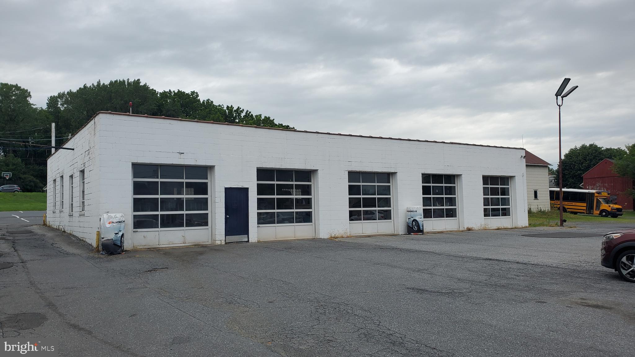 FOGELSVILLE - Commercial Sale