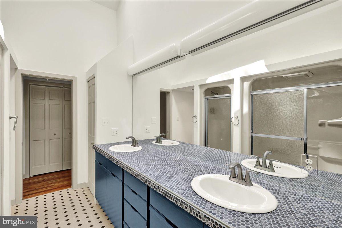 WYNDHAM HILL - Residential