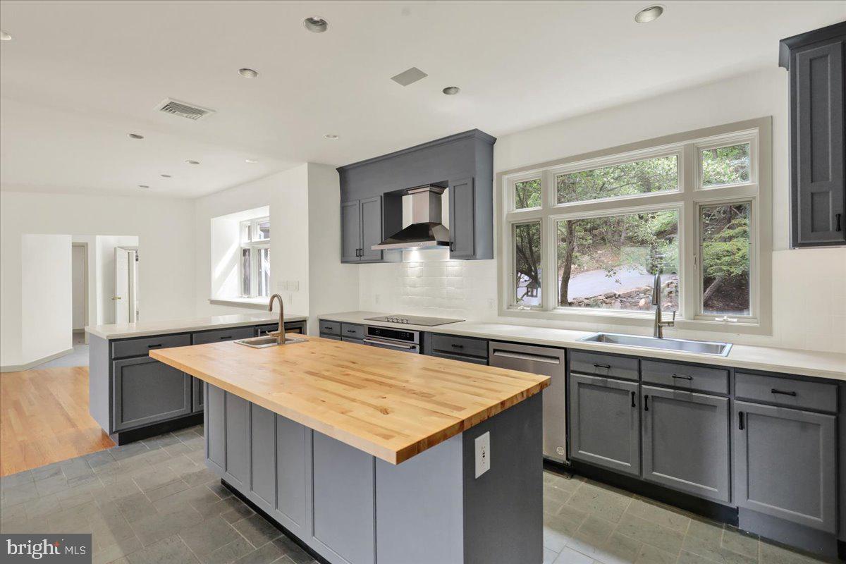 WYNDHAM HILL - Residential