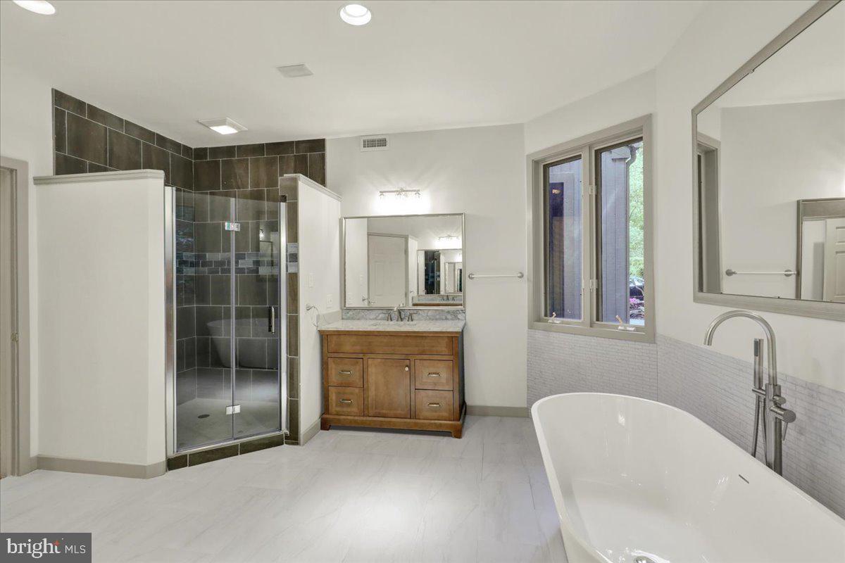 WYNDHAM HILL - Residential