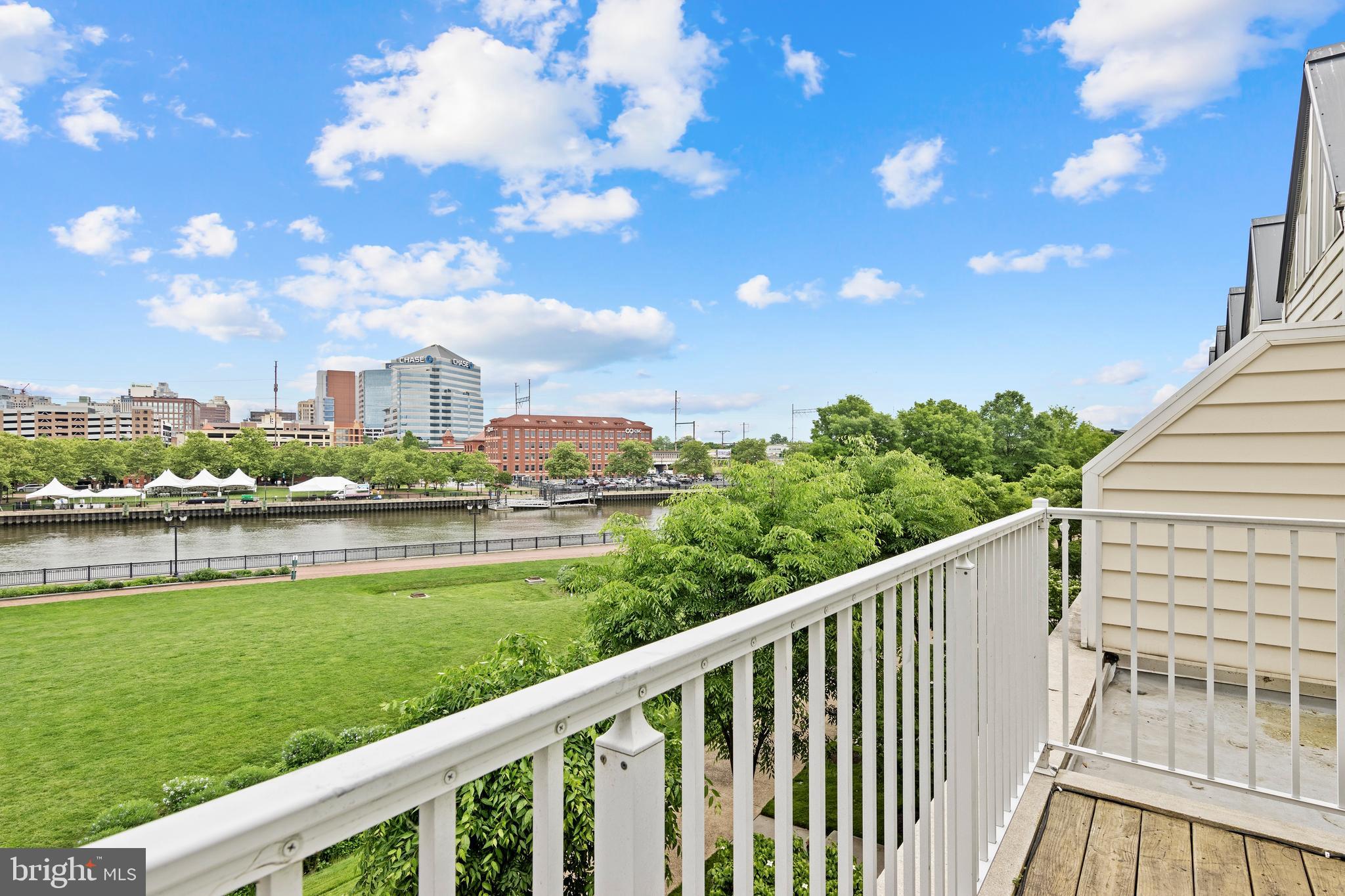 CHRISTINA LANDING - Residential