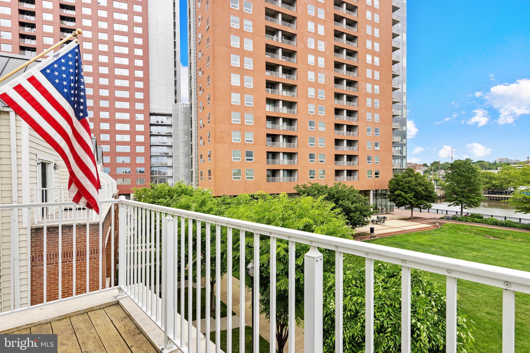 CHRISTINA LANDING - Residential