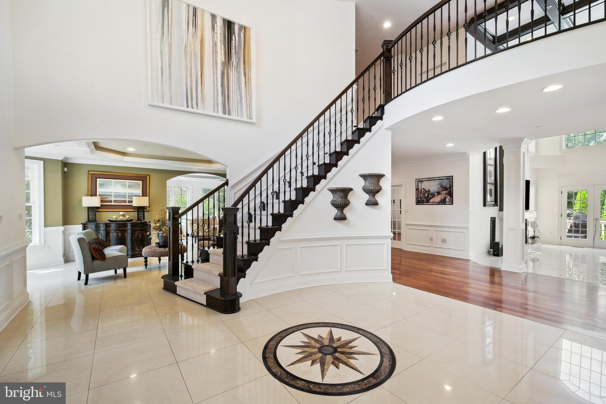 LUXMANOR - Residential