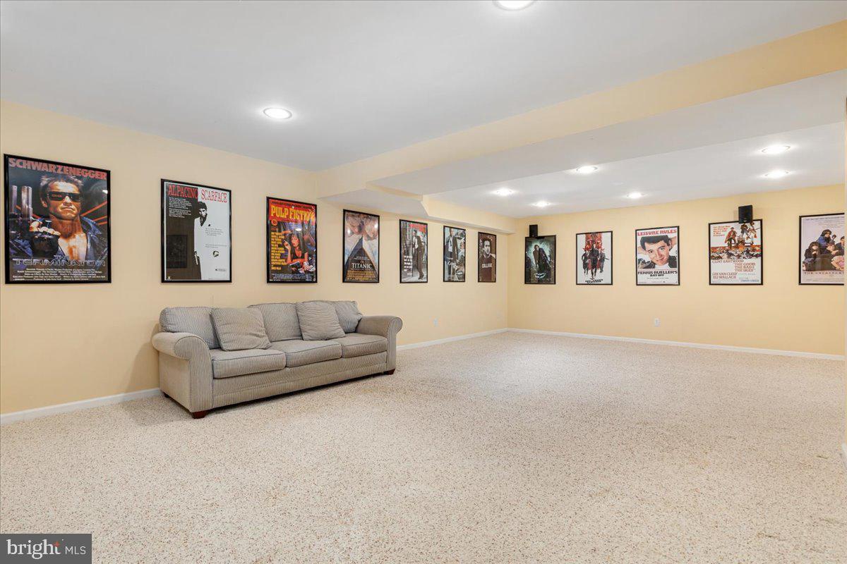 ROCK HILL ESTATES - Residential Lease