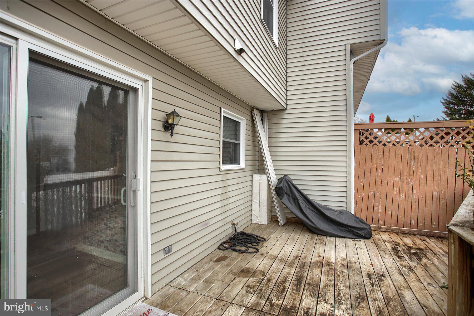 8TH WARD - Residential