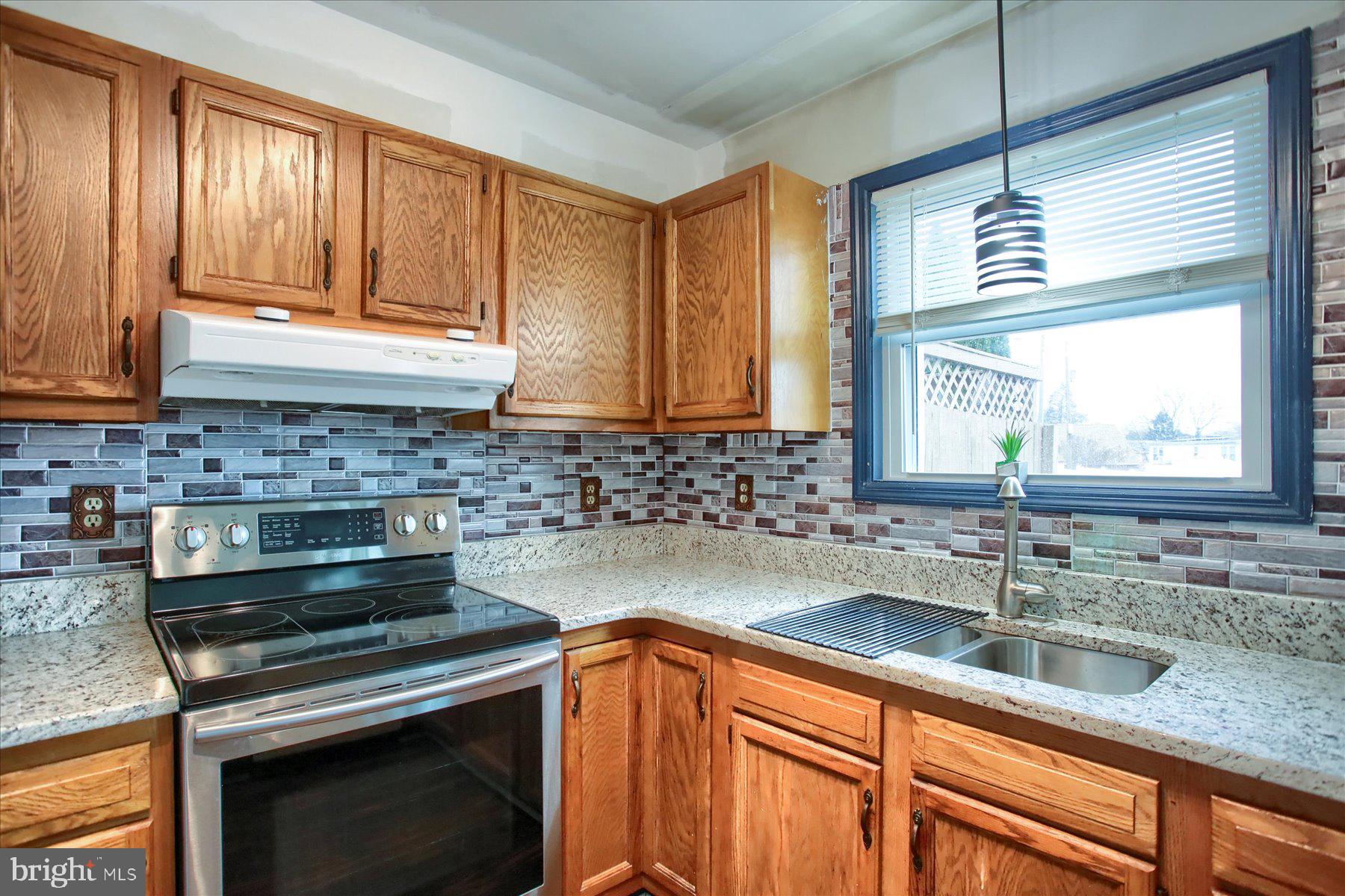 8TH WARD - Residential