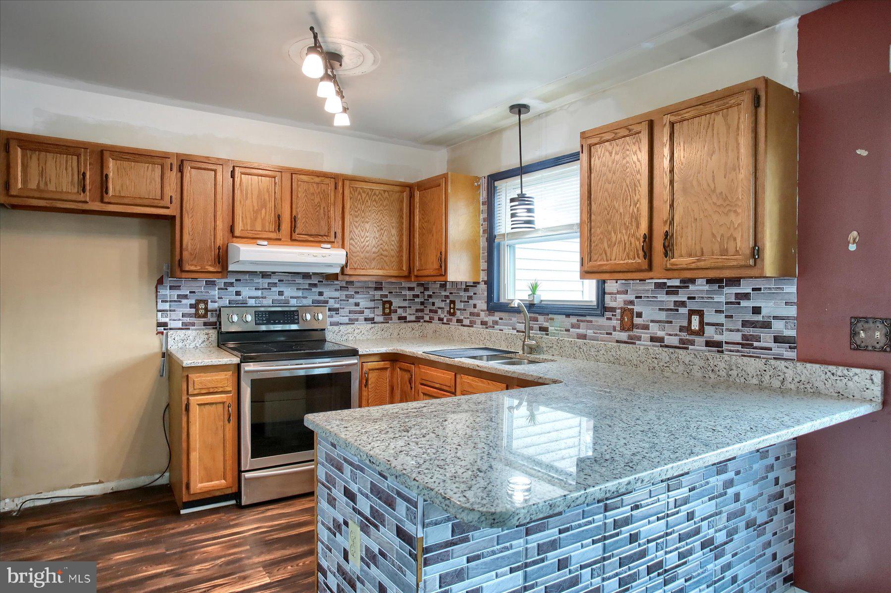 8TH WARD - Residential