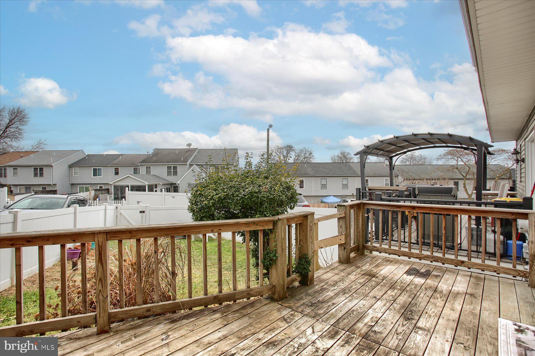 8TH WARD - Residential