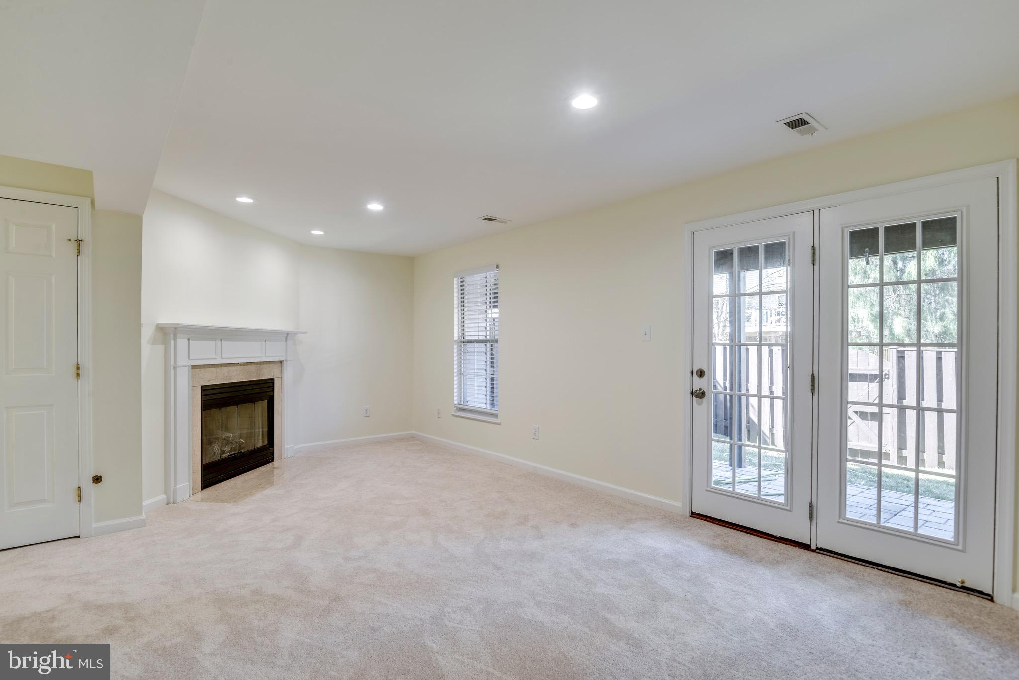 POTOMAC LAKES - Residential
