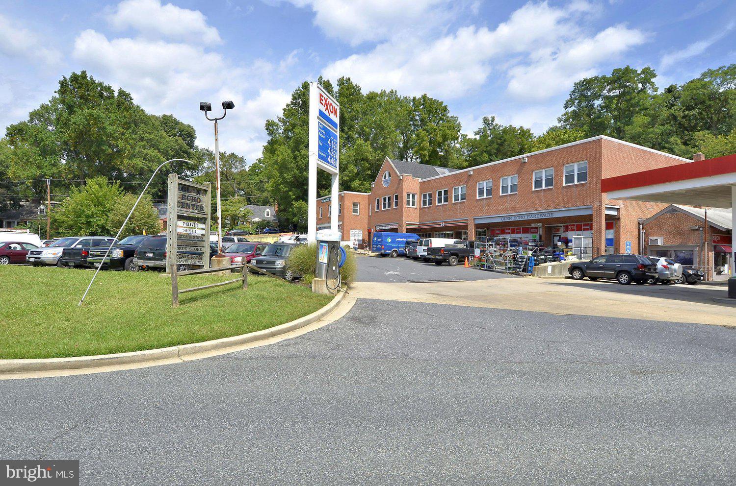 SUMNER VILLAGE - Residential