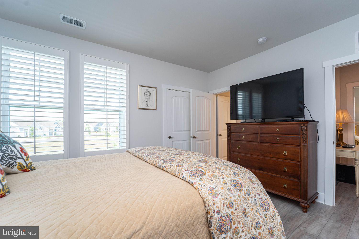 FOUR SEASONS AT KENT ISLAND - Residential