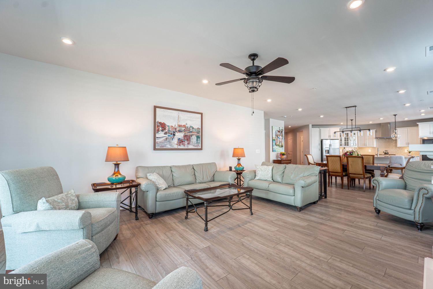 FOUR SEASONS AT KENT ISLAND - Residential