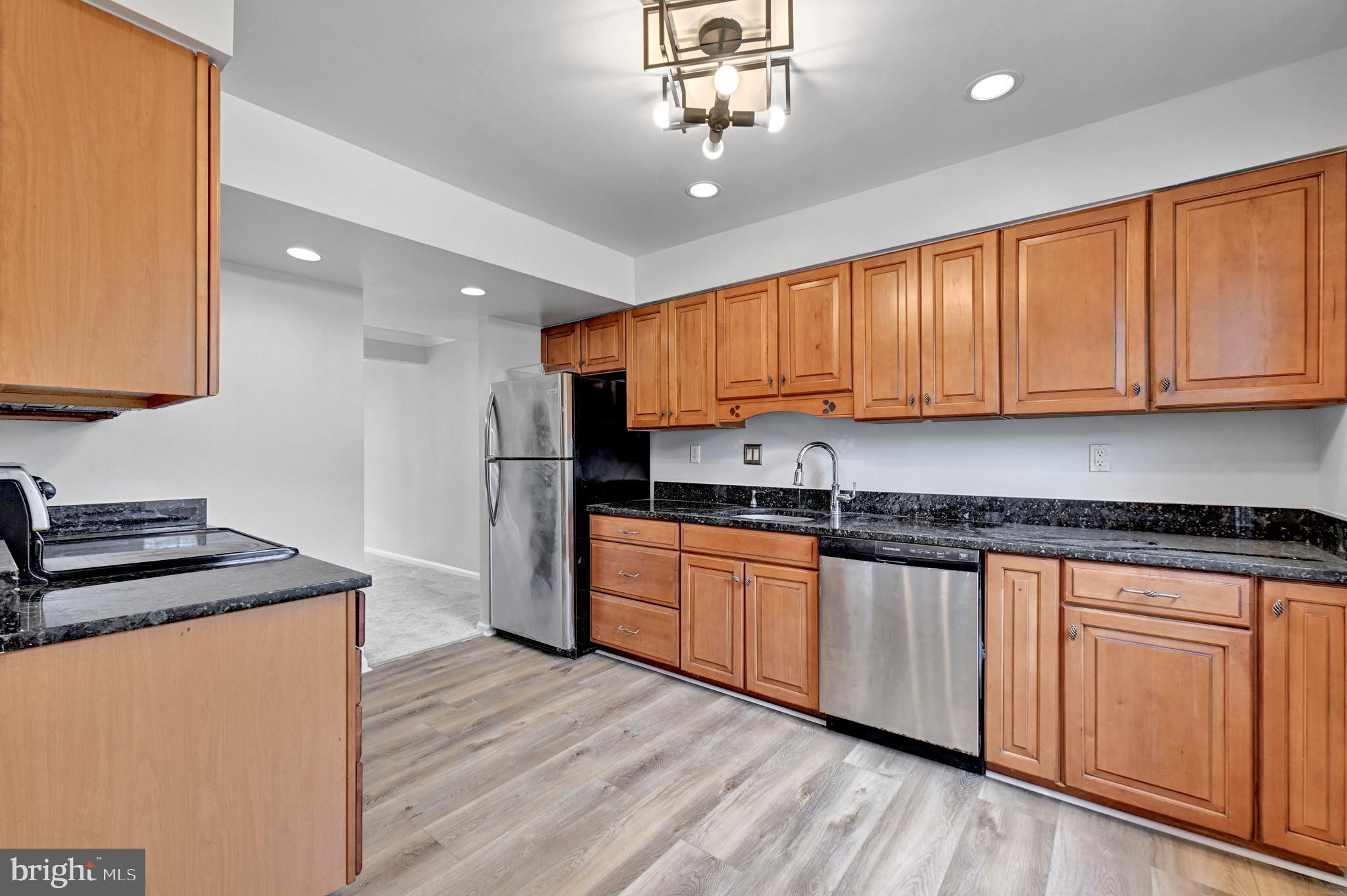 HILLCREST TOWNE - Residential