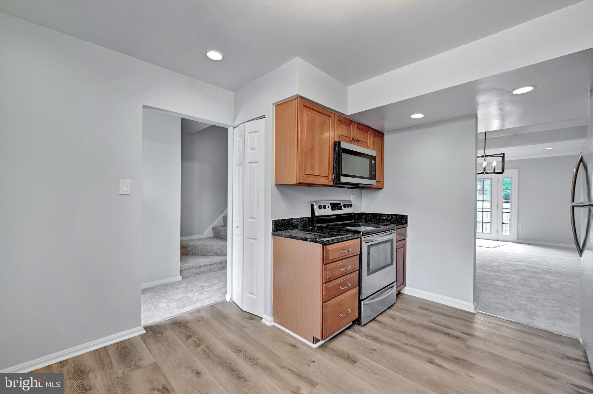 HILLCREST TOWNE - Residential