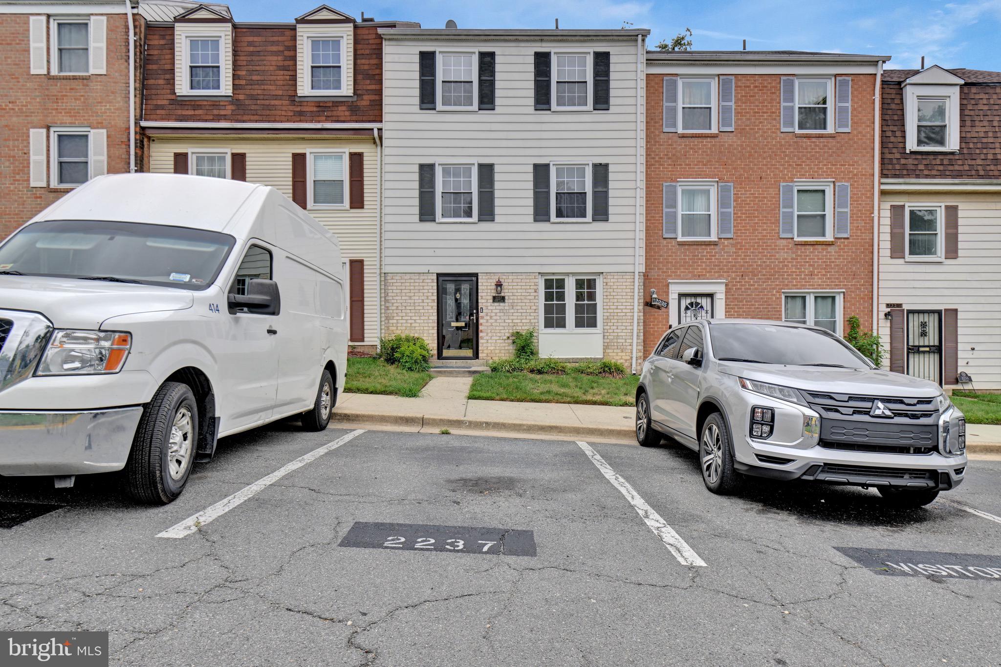 HILLCREST TOWNE - Residential