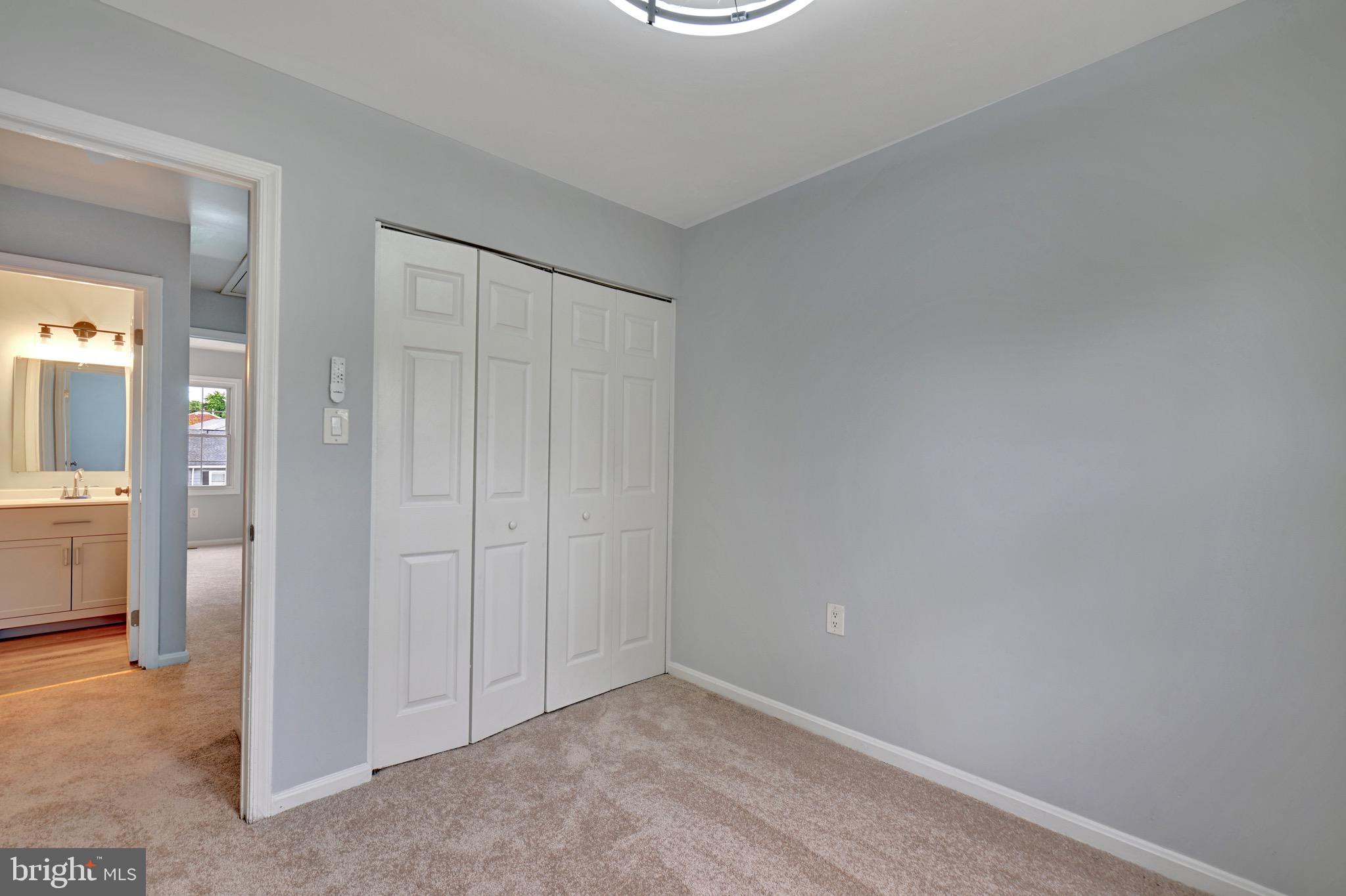 HILLCREST TOWNE - Residential