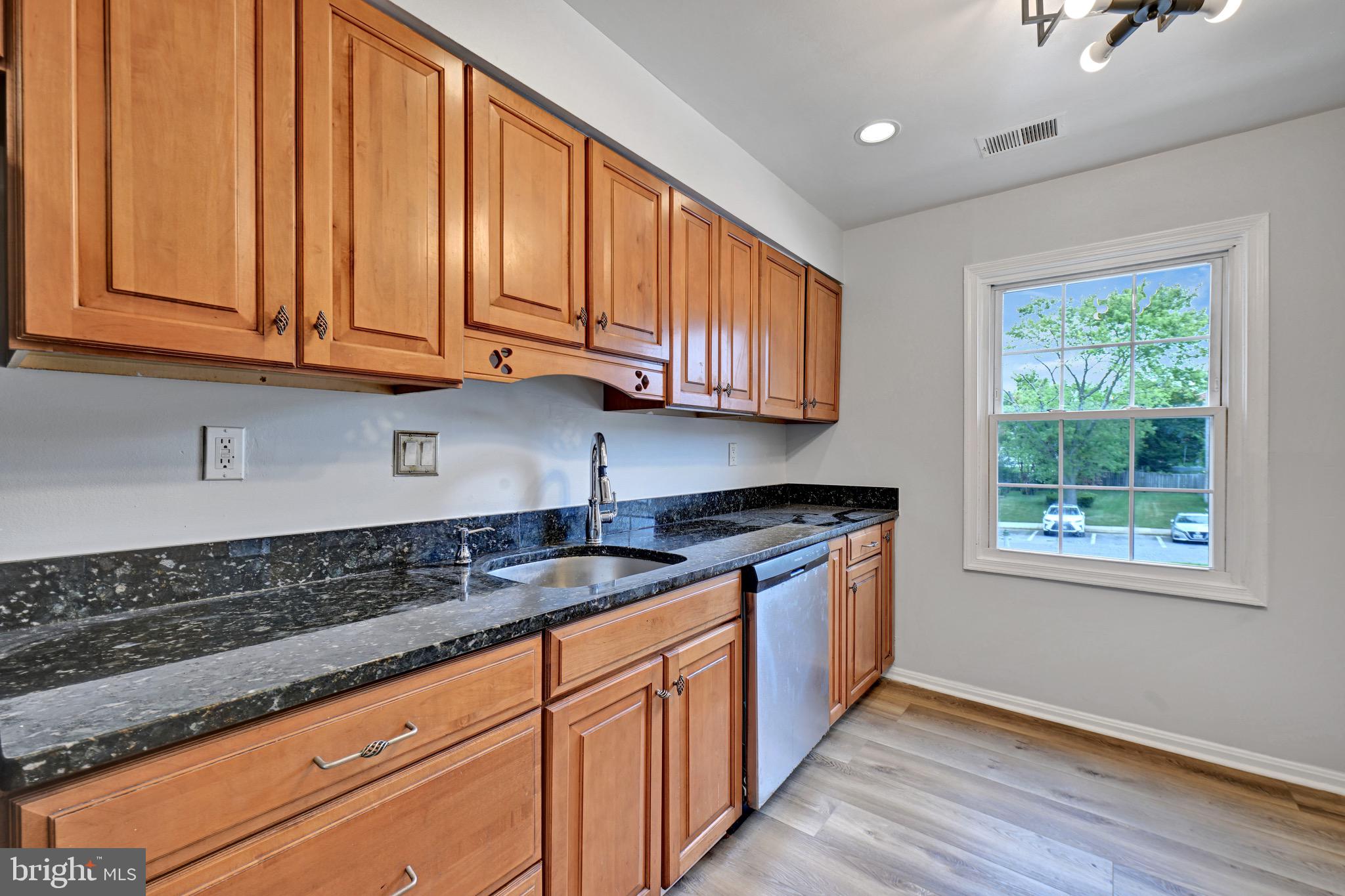 HILLCREST TOWNE - Residential