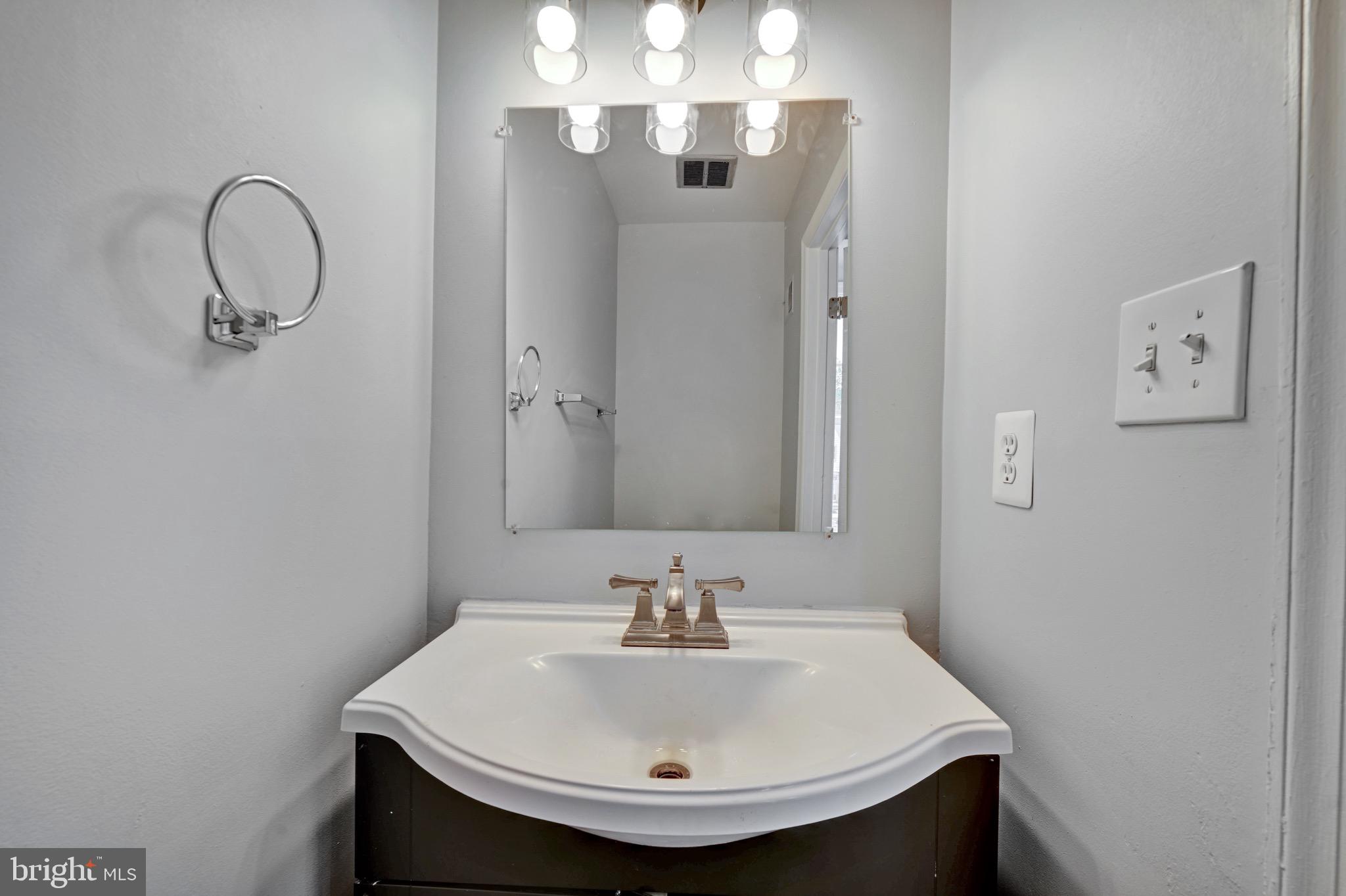 HILLCREST TOWNE - Residential