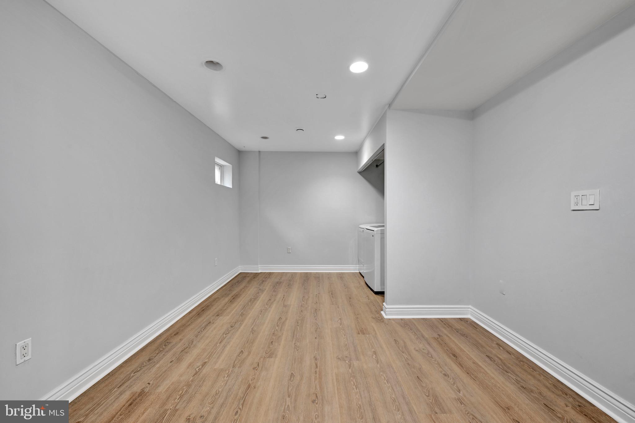 HILLCREST TOWNE - Residential