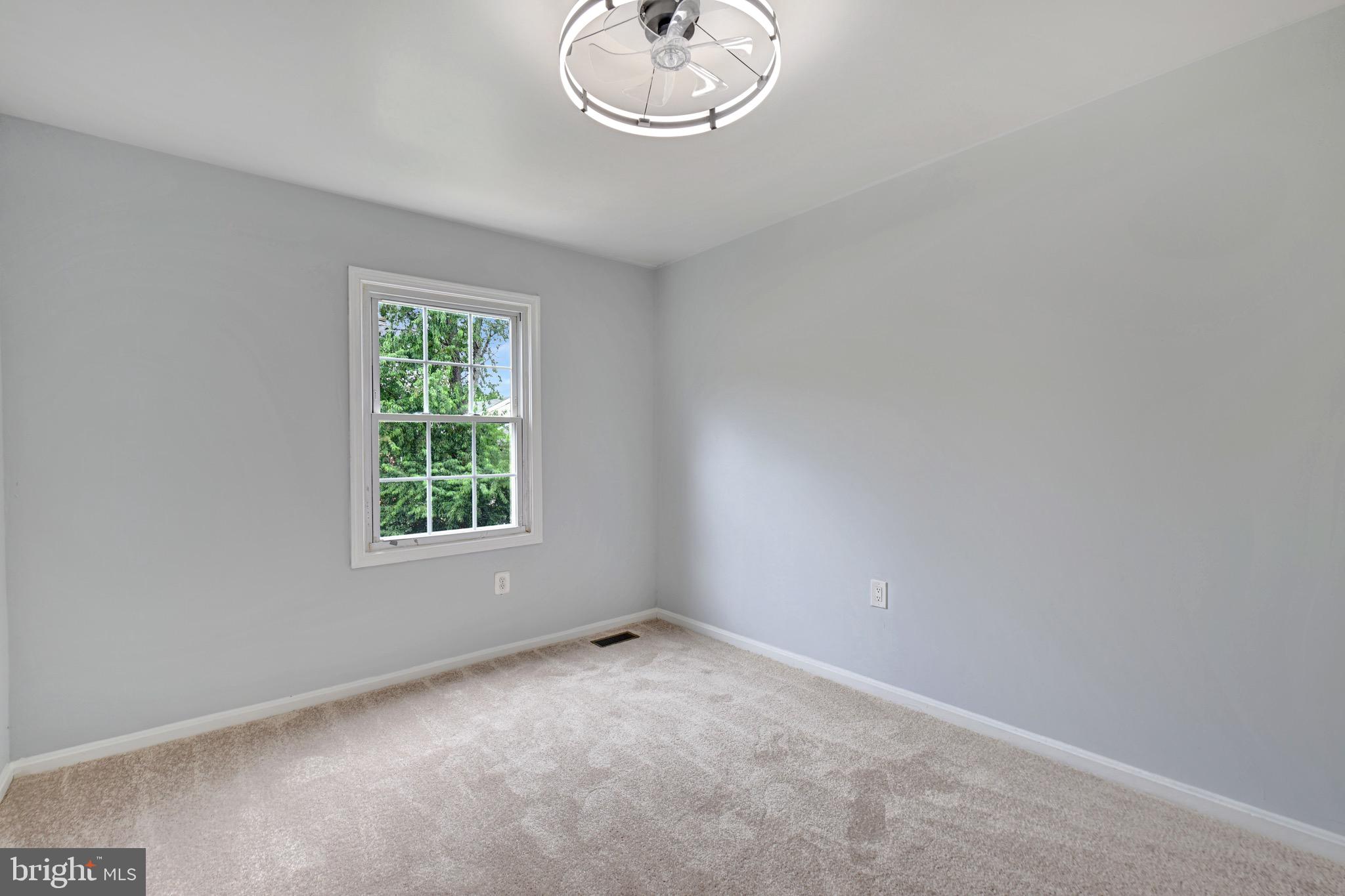 HILLCREST TOWNE - Residential