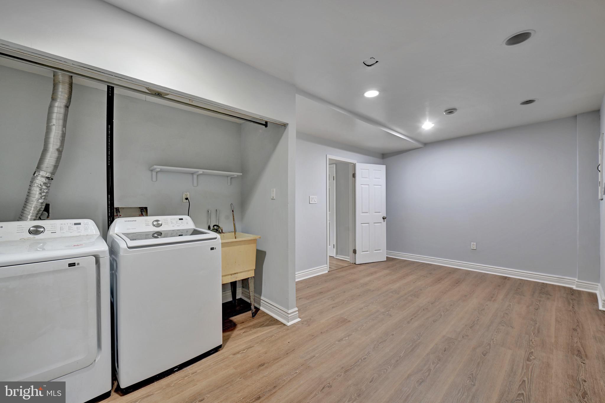 HILLCREST TOWNE - Residential