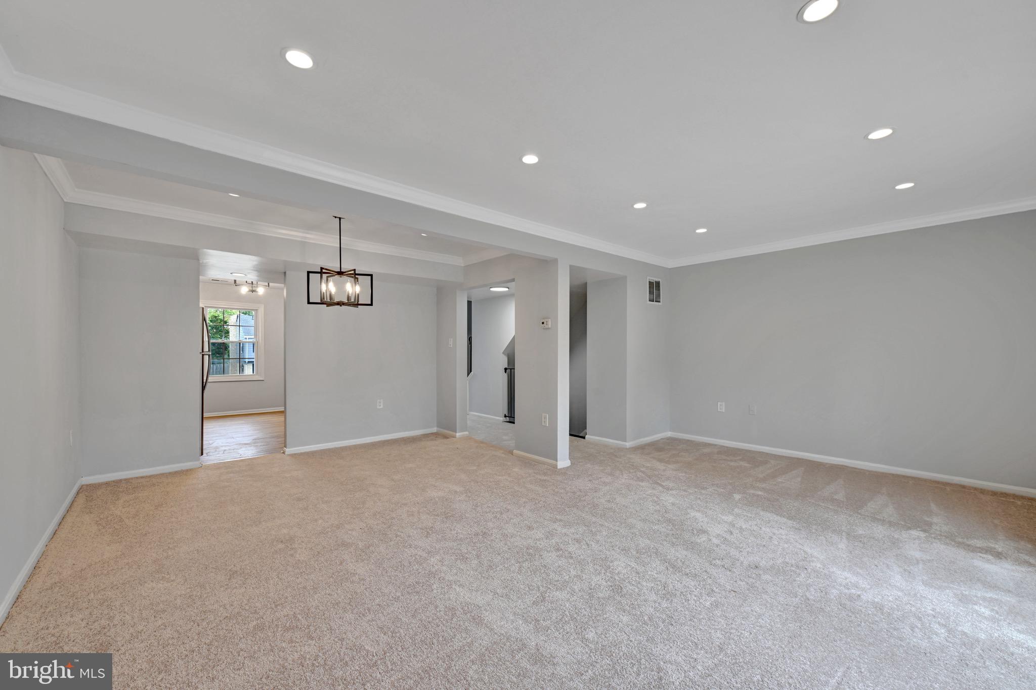 HILLCREST TOWNE - Residential