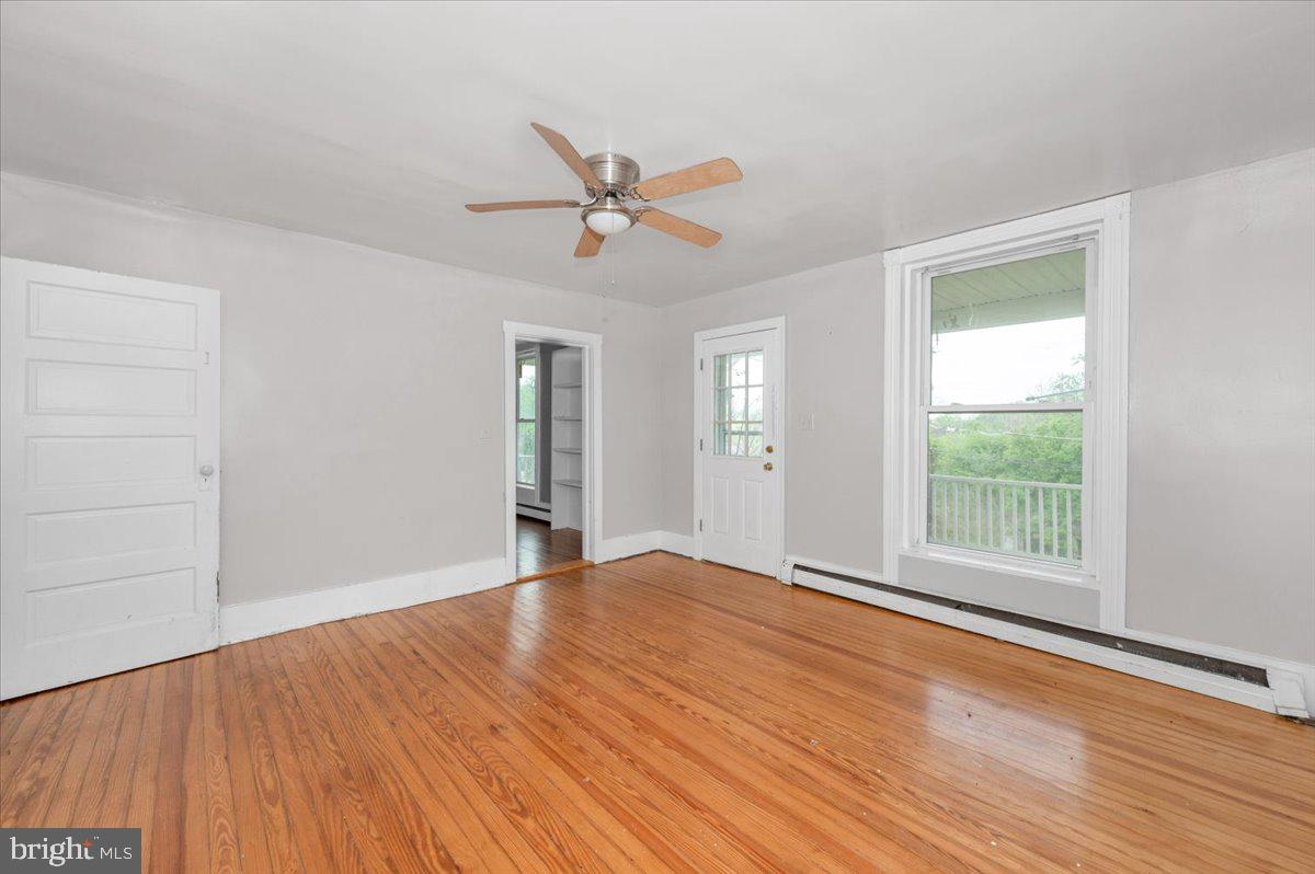 HALLTOWN - Residential
