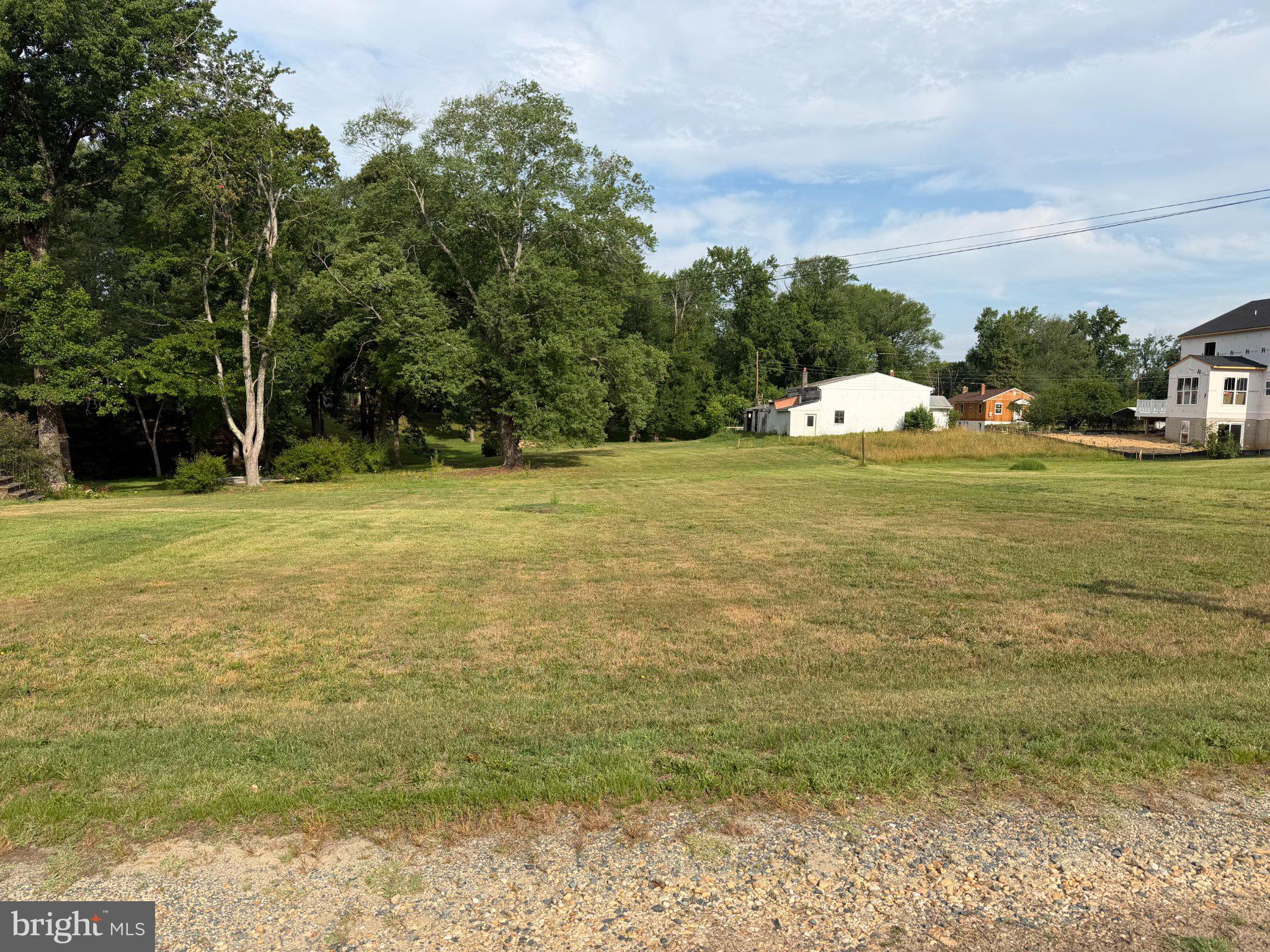 LOCUST KNOLLS - Land