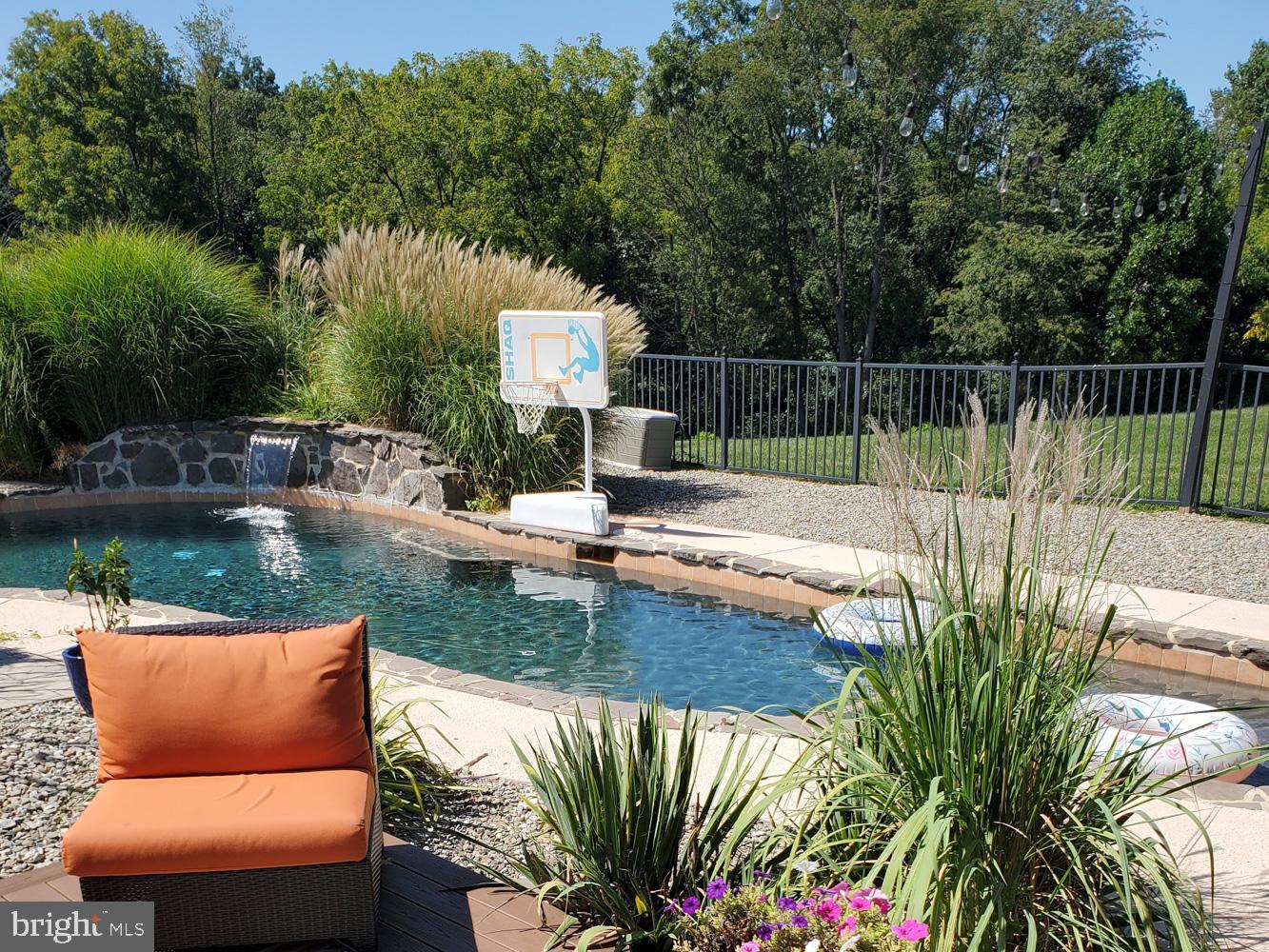 MEDFORD FARMS - Residential