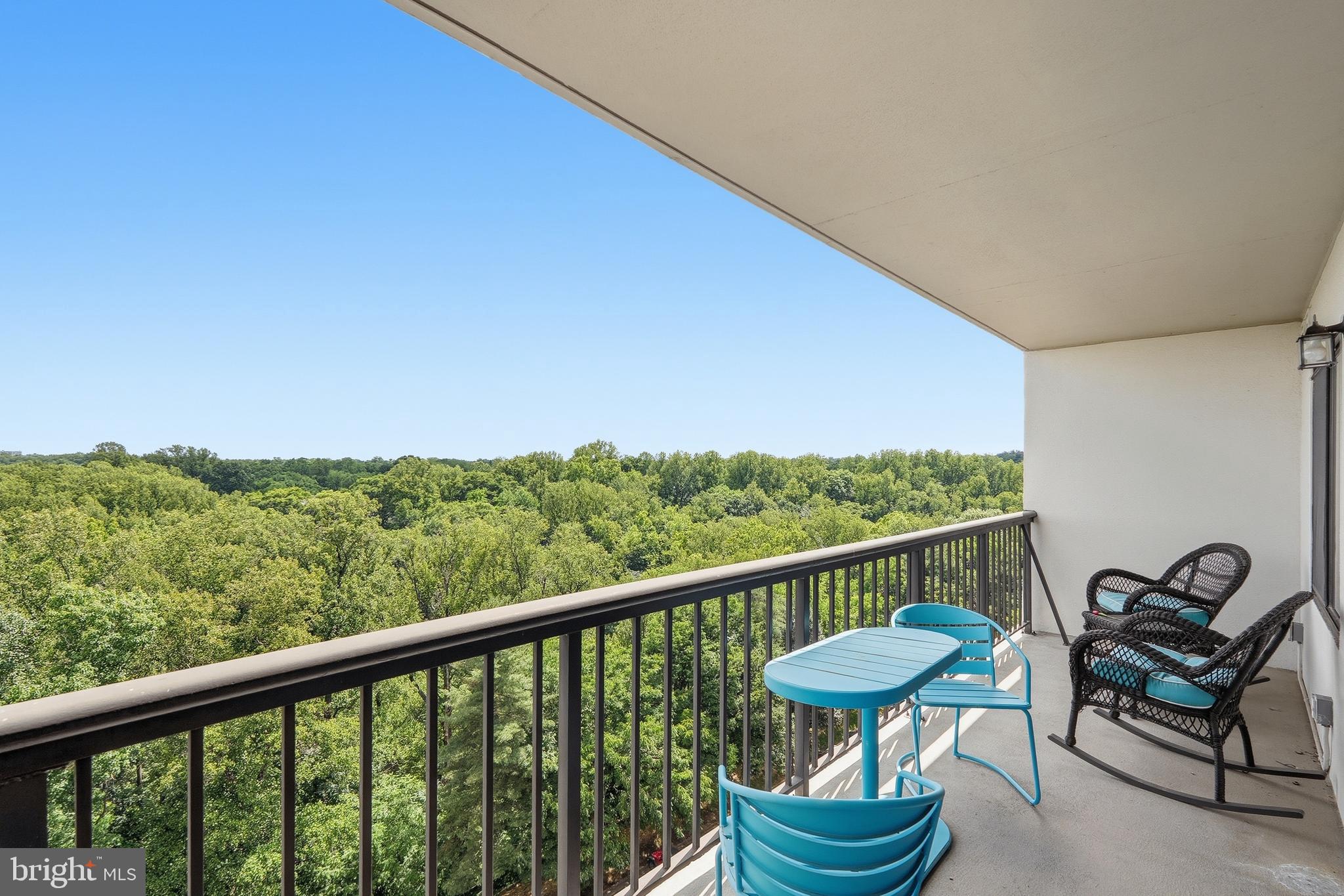 LAKESIDE PLAZA - Residential