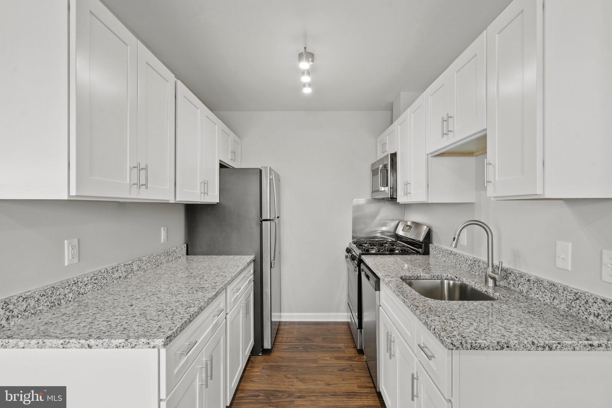 CARROLLAN GARDENS - Residential