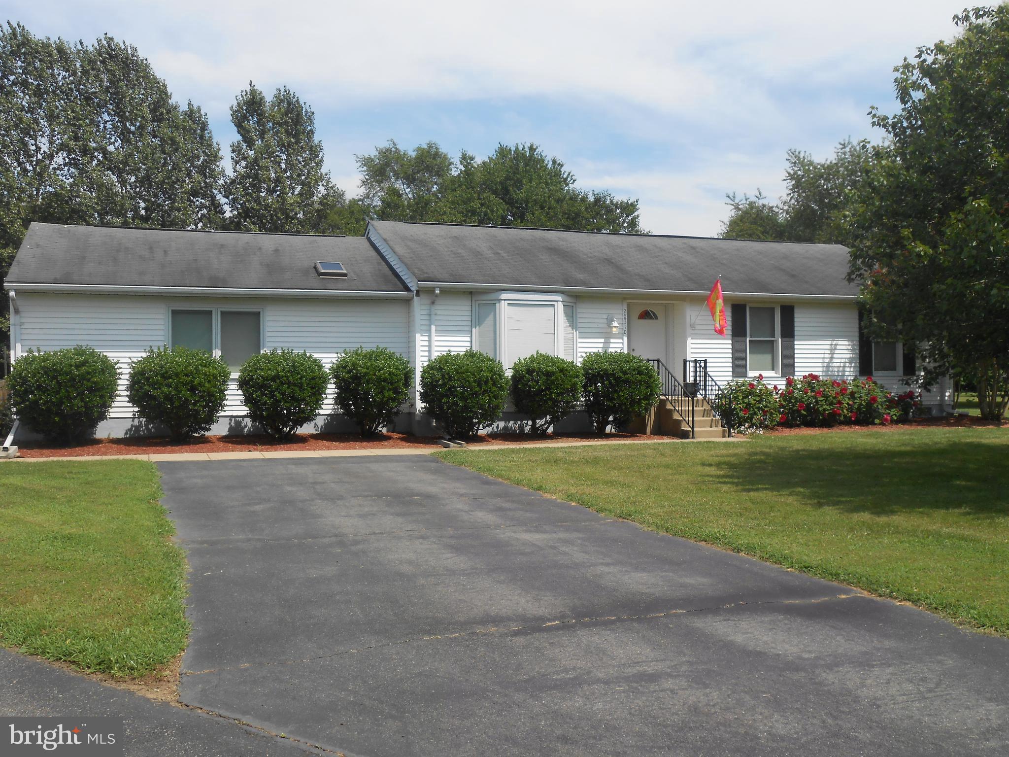 BEAUTIFUL best describes this sprawling 3 bedroom 3 full bath rambler. 24 x 24 finished garage, gas fireplace, hardwood floors, separate living room and family room. Sunroom walks out to a beautiful patio area into a screened in porch with a hot tub. The kitchen will blow your mind.  Lots of natural sunlight and a level 1.58 acre lot. Very nice .