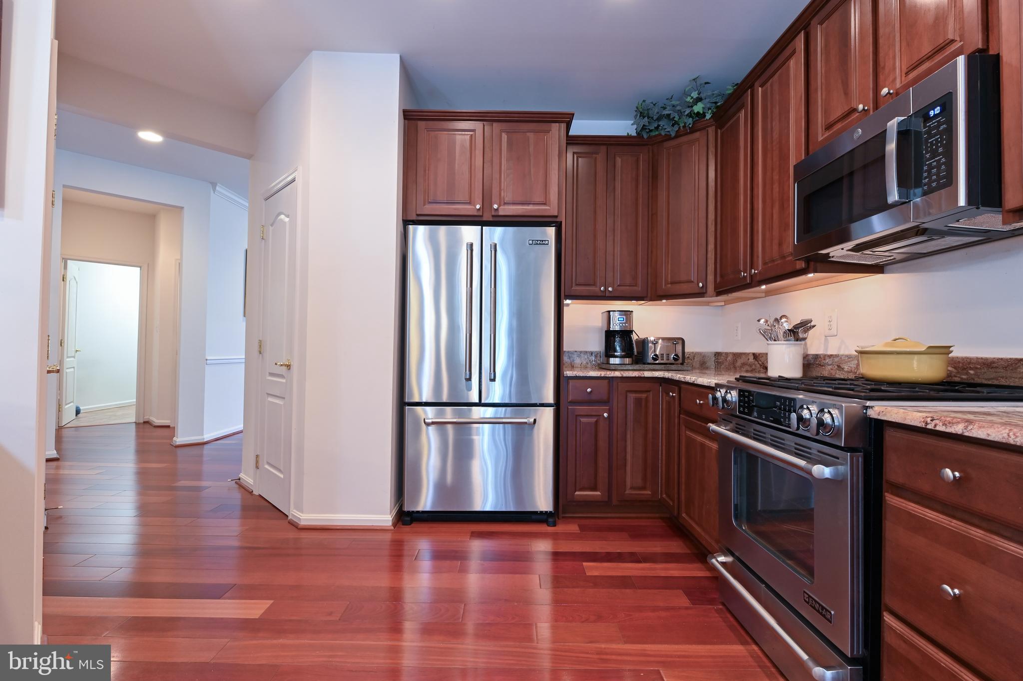 SYMPHONY VILLAGE AT CENTREVILLE - Residential