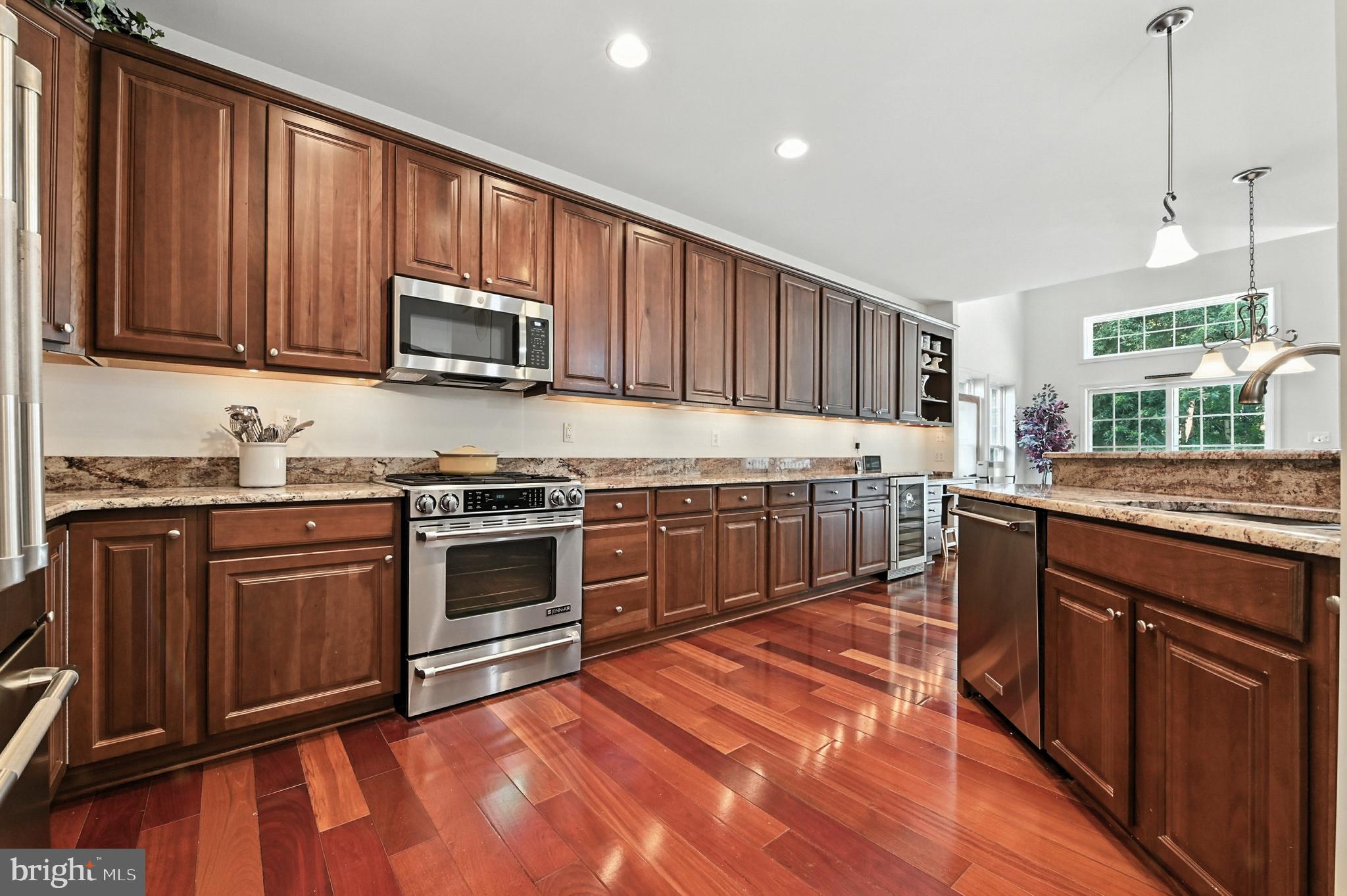 SYMPHONY VILLAGE AT CENTREVILLE - Residential