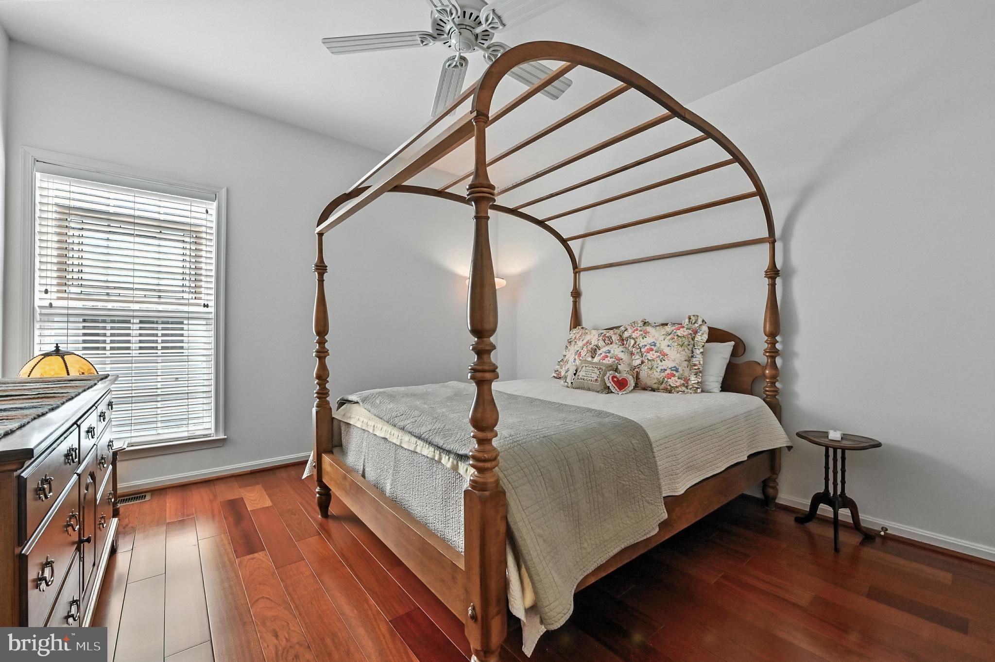 SYMPHONY VILLAGE AT CENTREVILLE - Residential