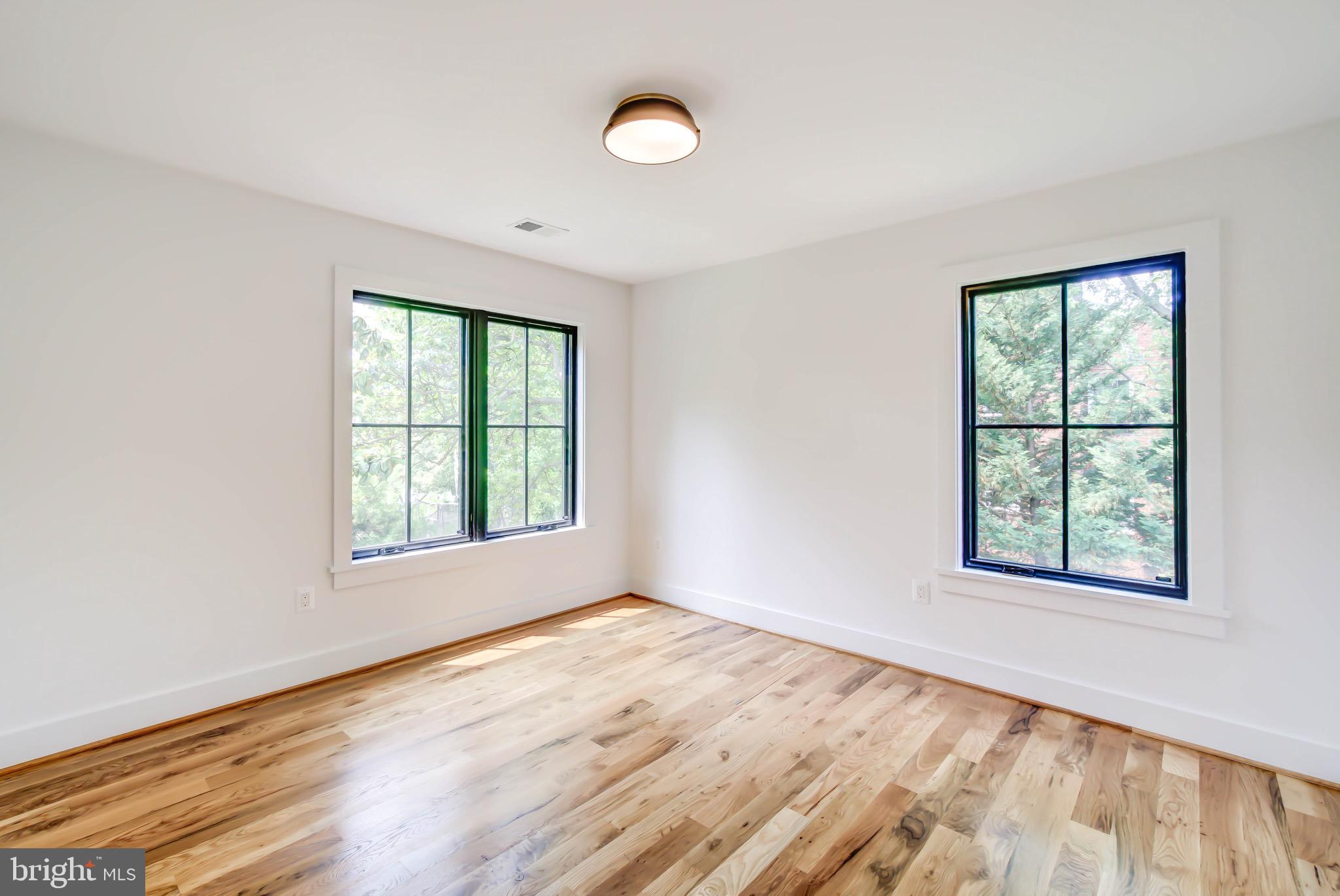 LYON PARK - Residential