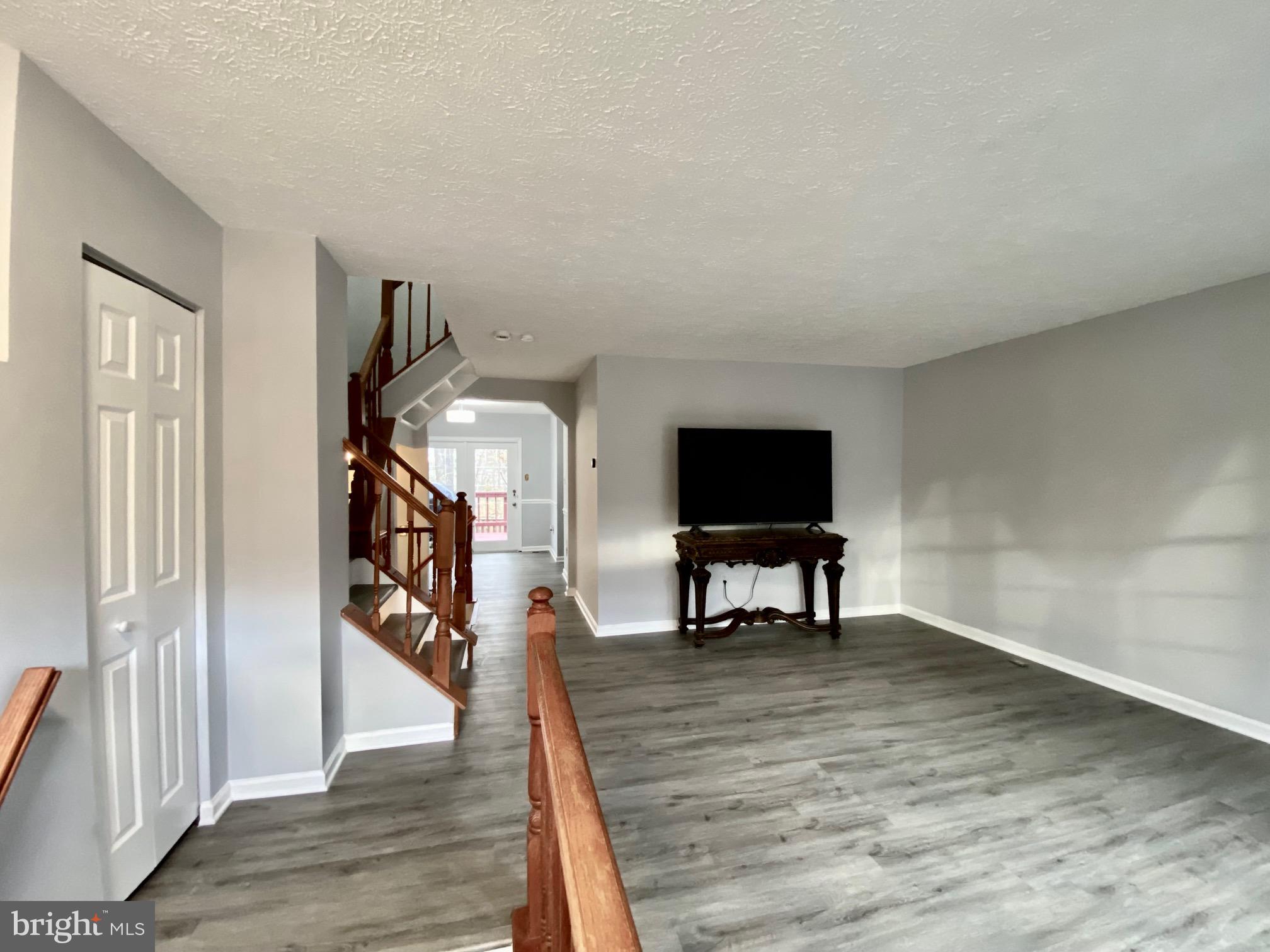 GUNNERS LAKE VILLAGE - Residential