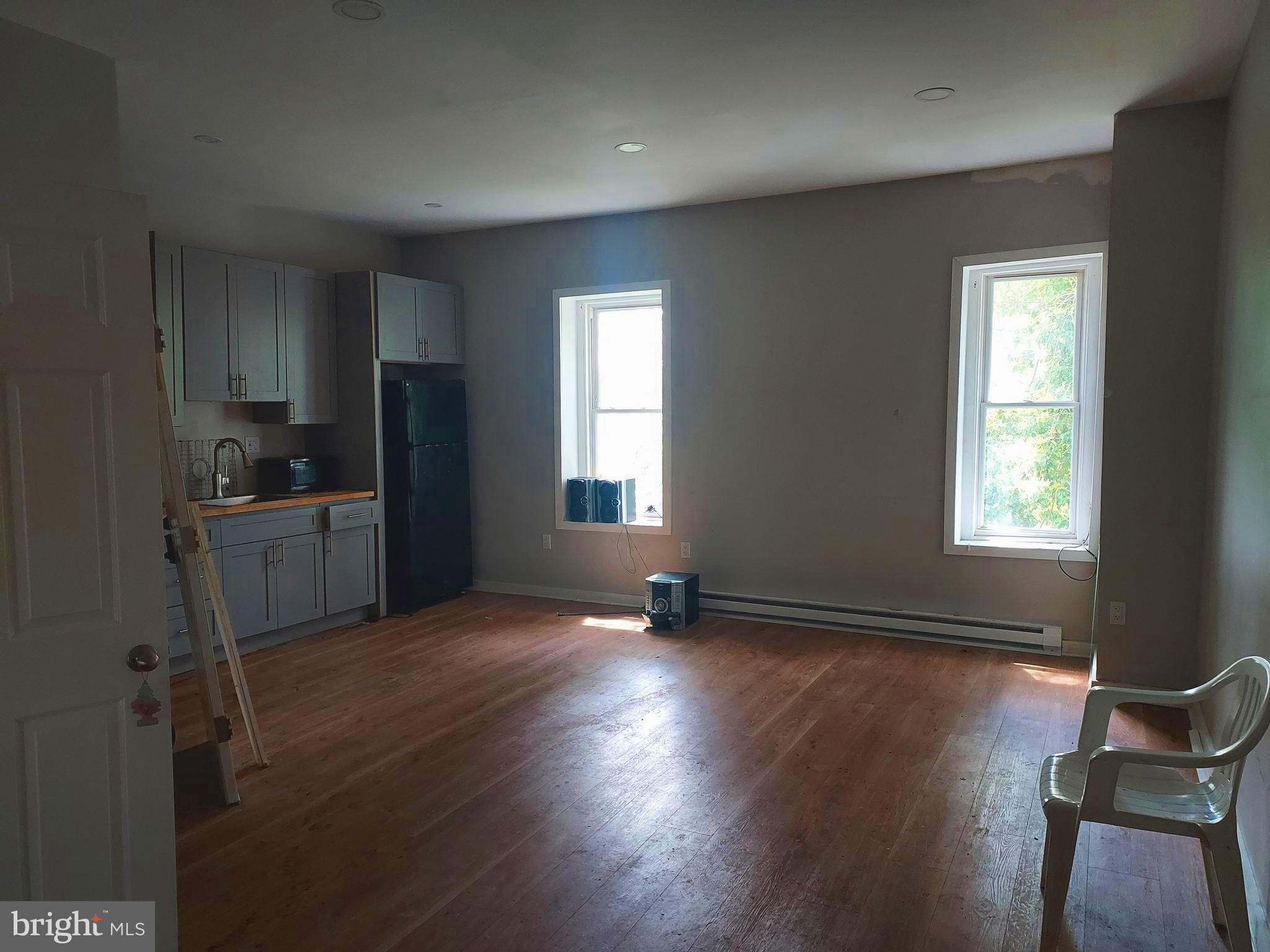 GERMANTOWN (WEST) - Commercial Sale