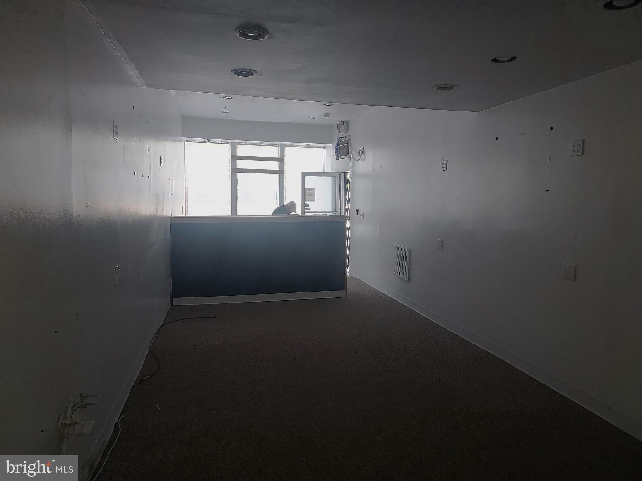 GERMANTOWN (WEST) - Commercial Sale