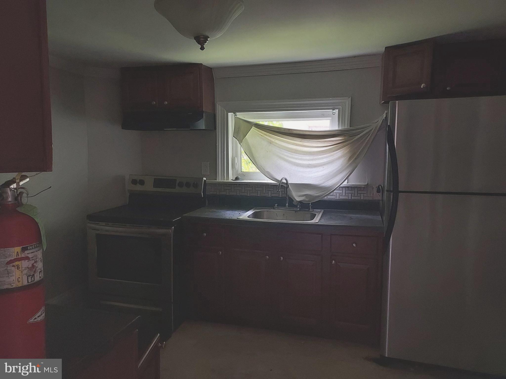 GERMANTOWN (WEST) - Commercial Sale